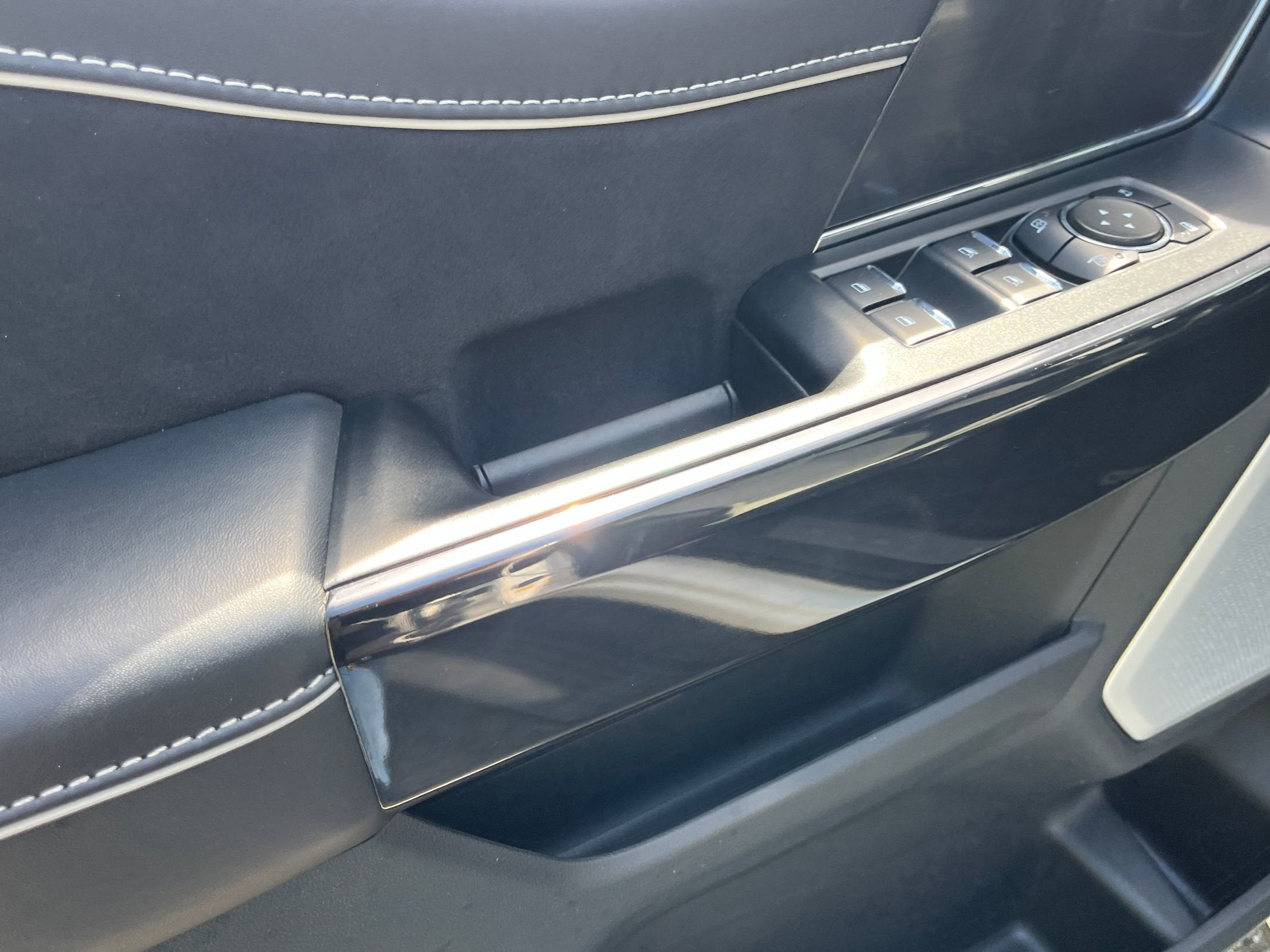 2025 Ford F-150 Lightning Platinum