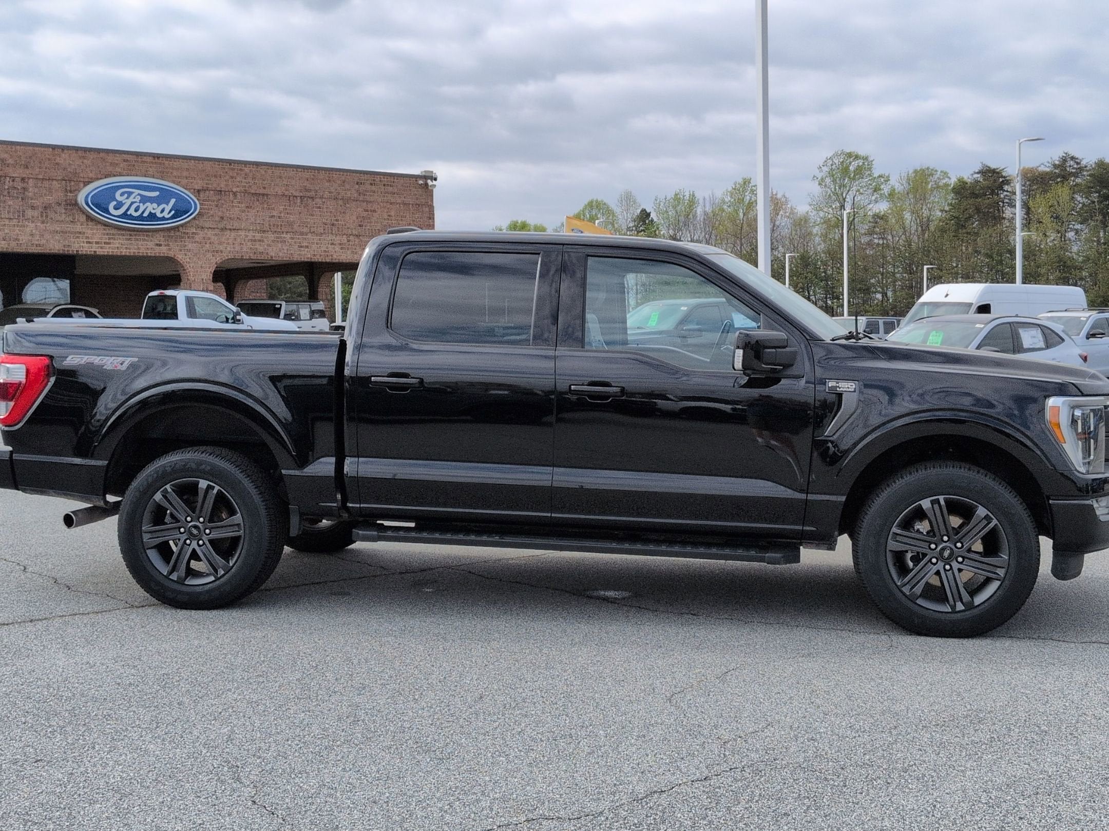 2023 Ford F-150 LARIAT