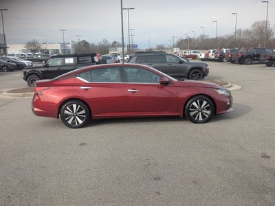 2021 Nissan Altima 2.5 SV