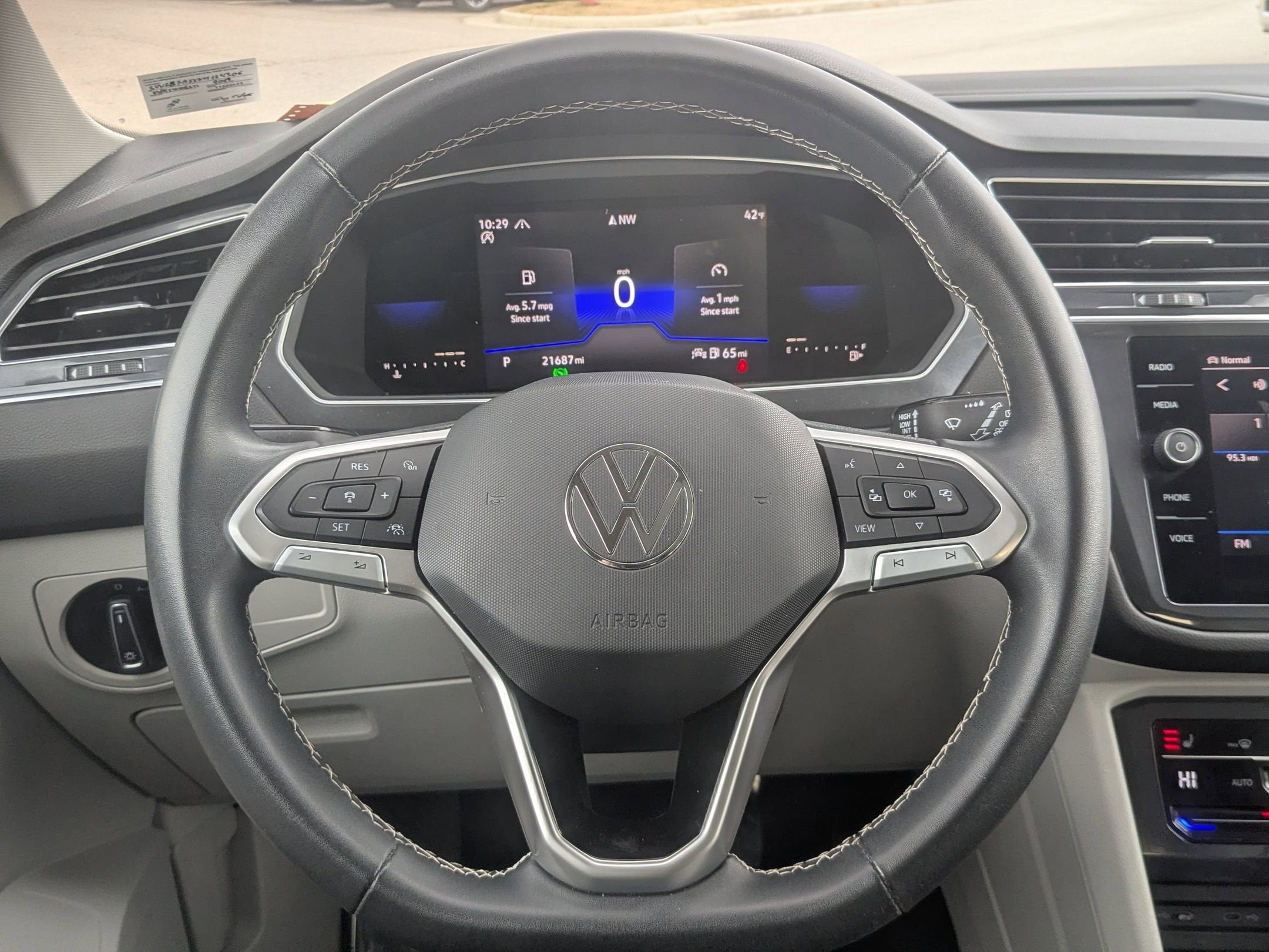 2022 Volkswagen Tiguan SE