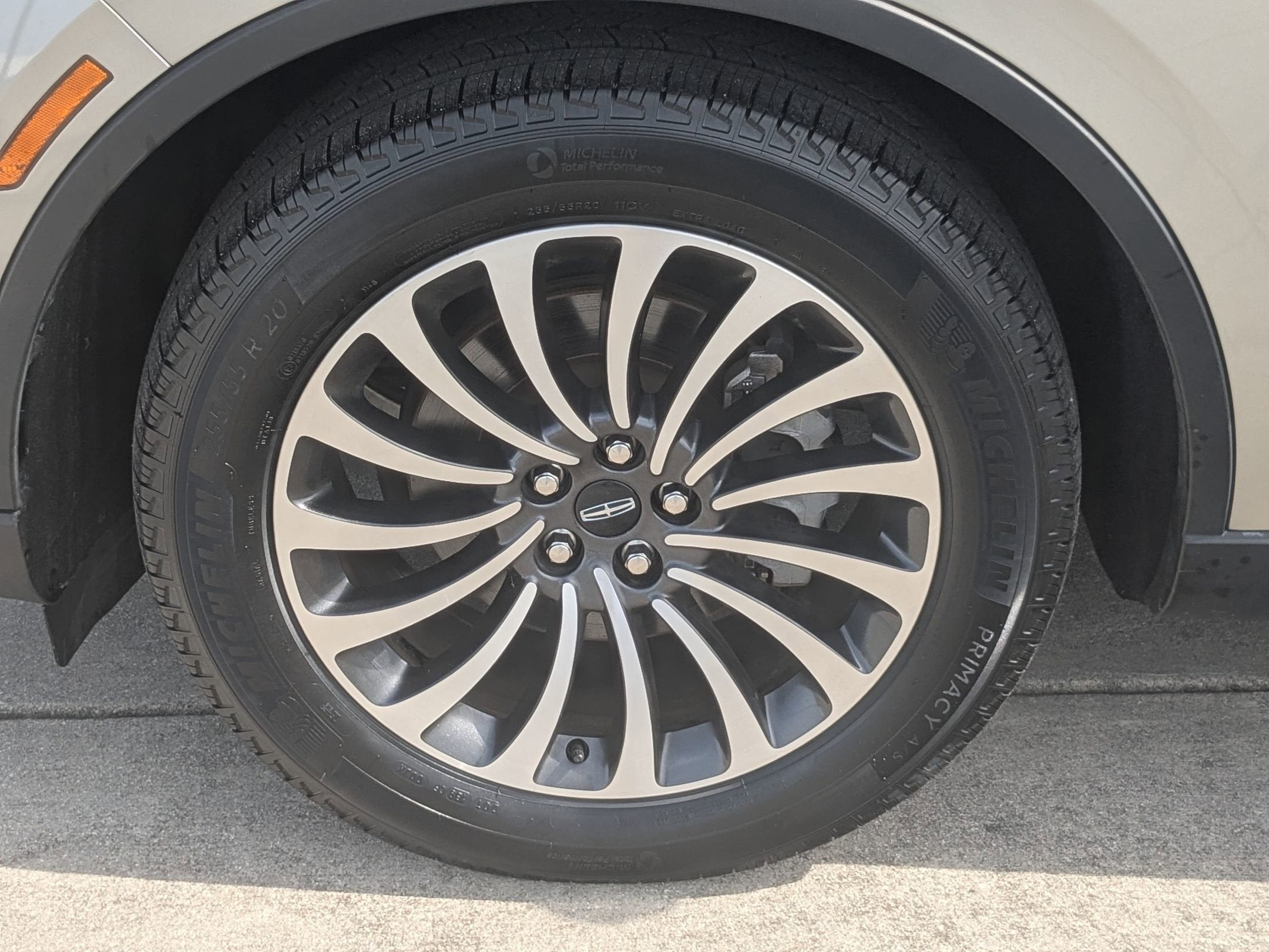 2023 Lincoln Aviator Standard