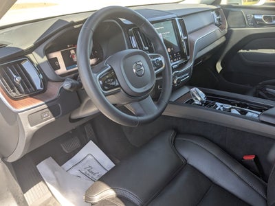 2023 Volvo XC60 Ultimate Bright Theme