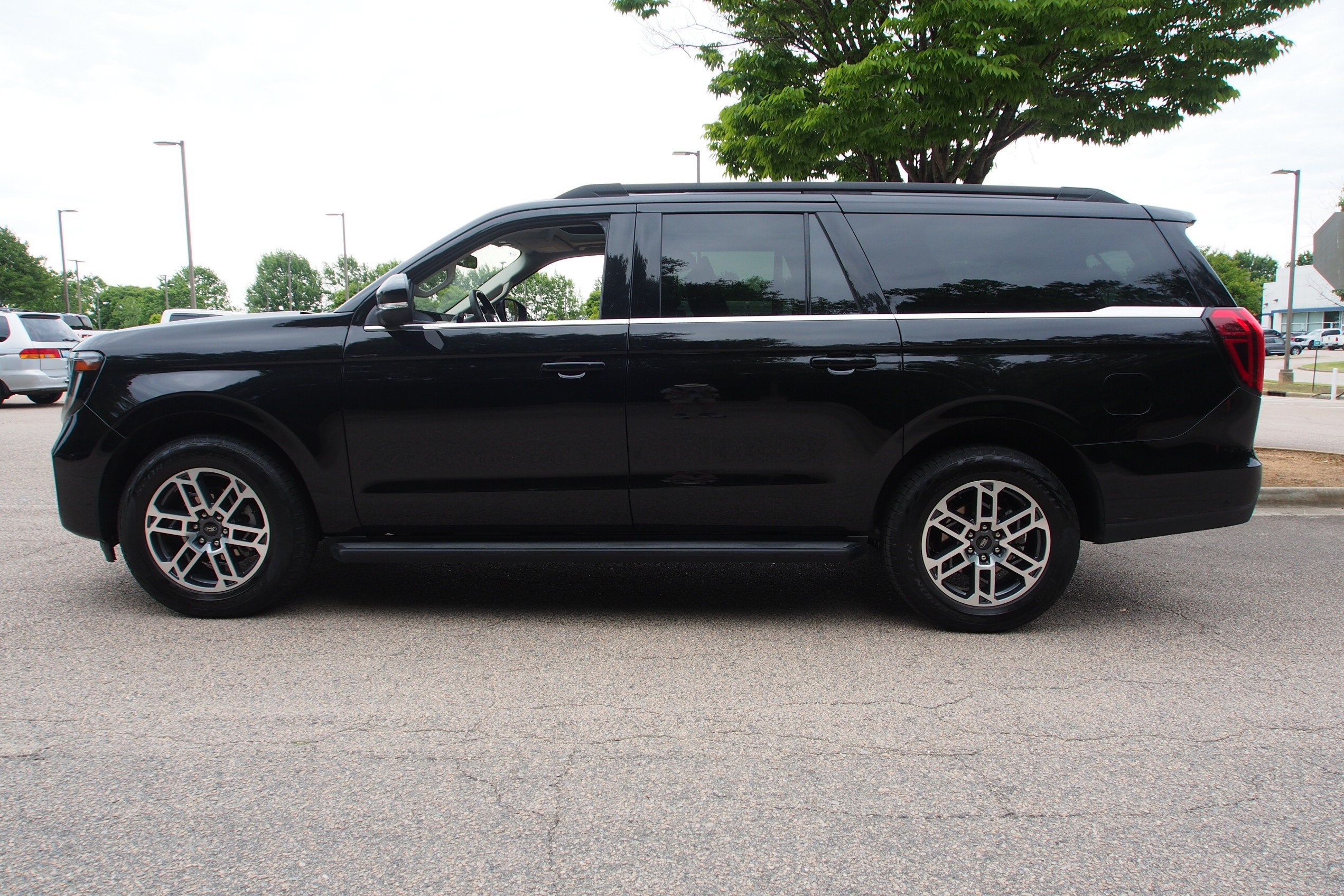 2025 Ford Expedition Max Active