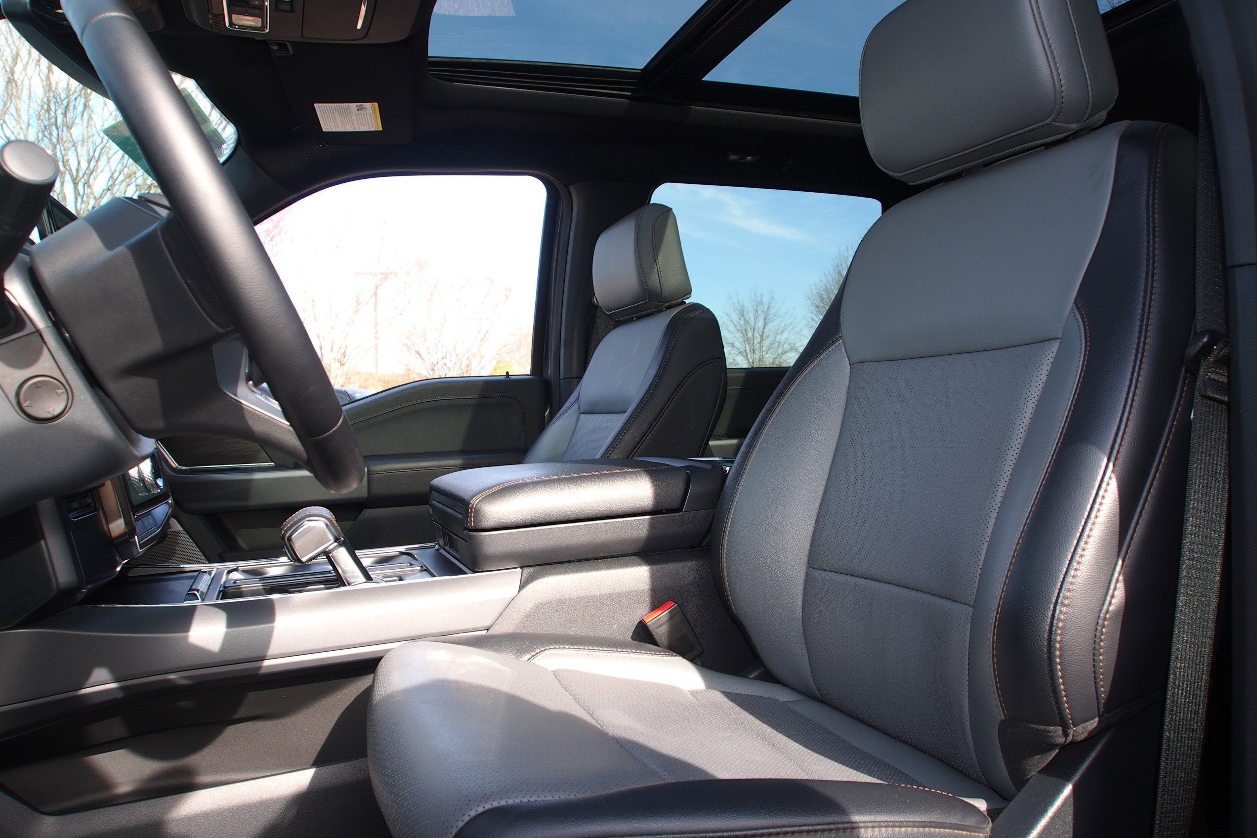 2025 Ford F-150 Lightning LARIAT