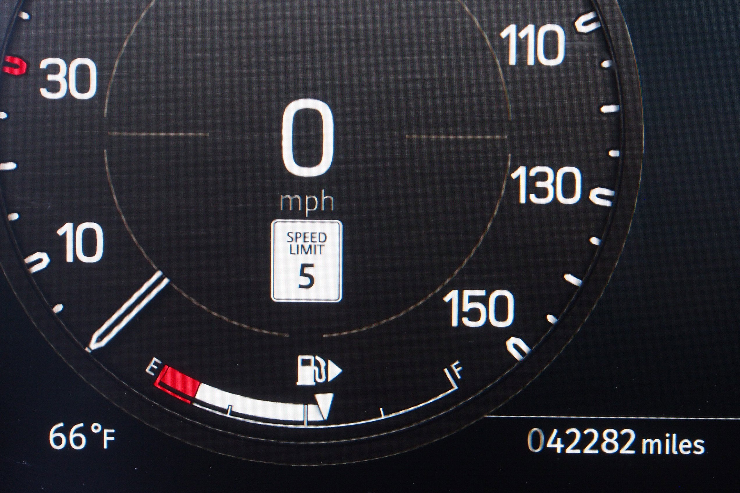 2024 Land Rover Defender V8