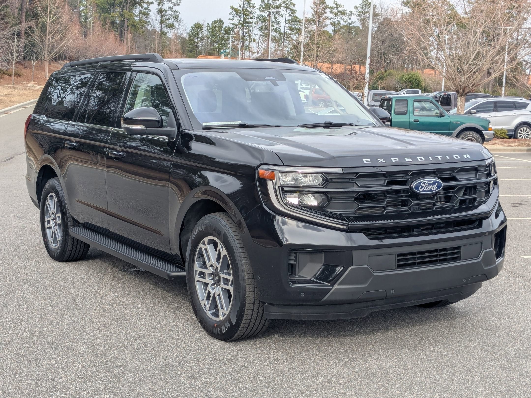 2025 Ford Expedition Max Active