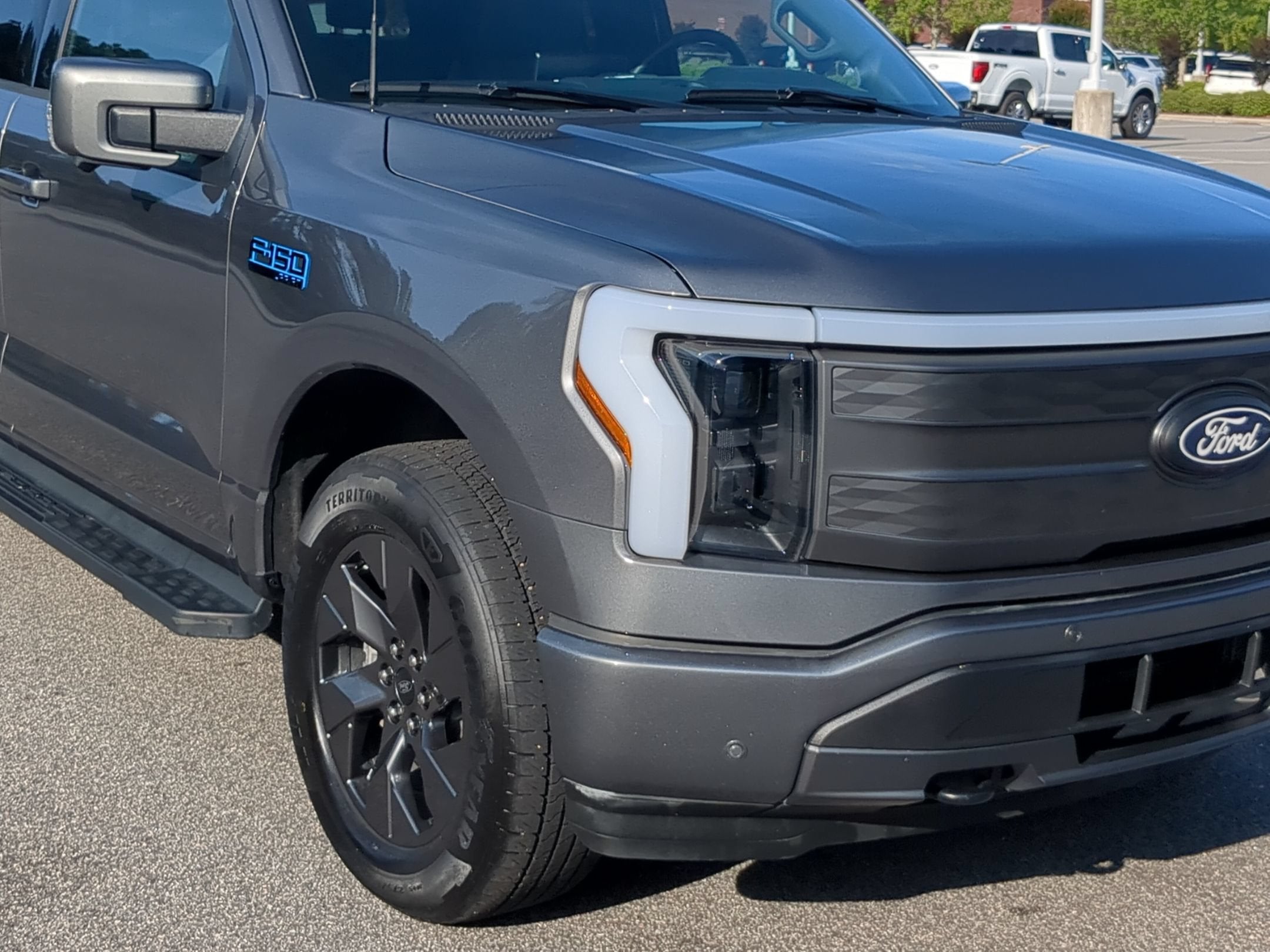2025 Ford F-150 Lightning LARIAT