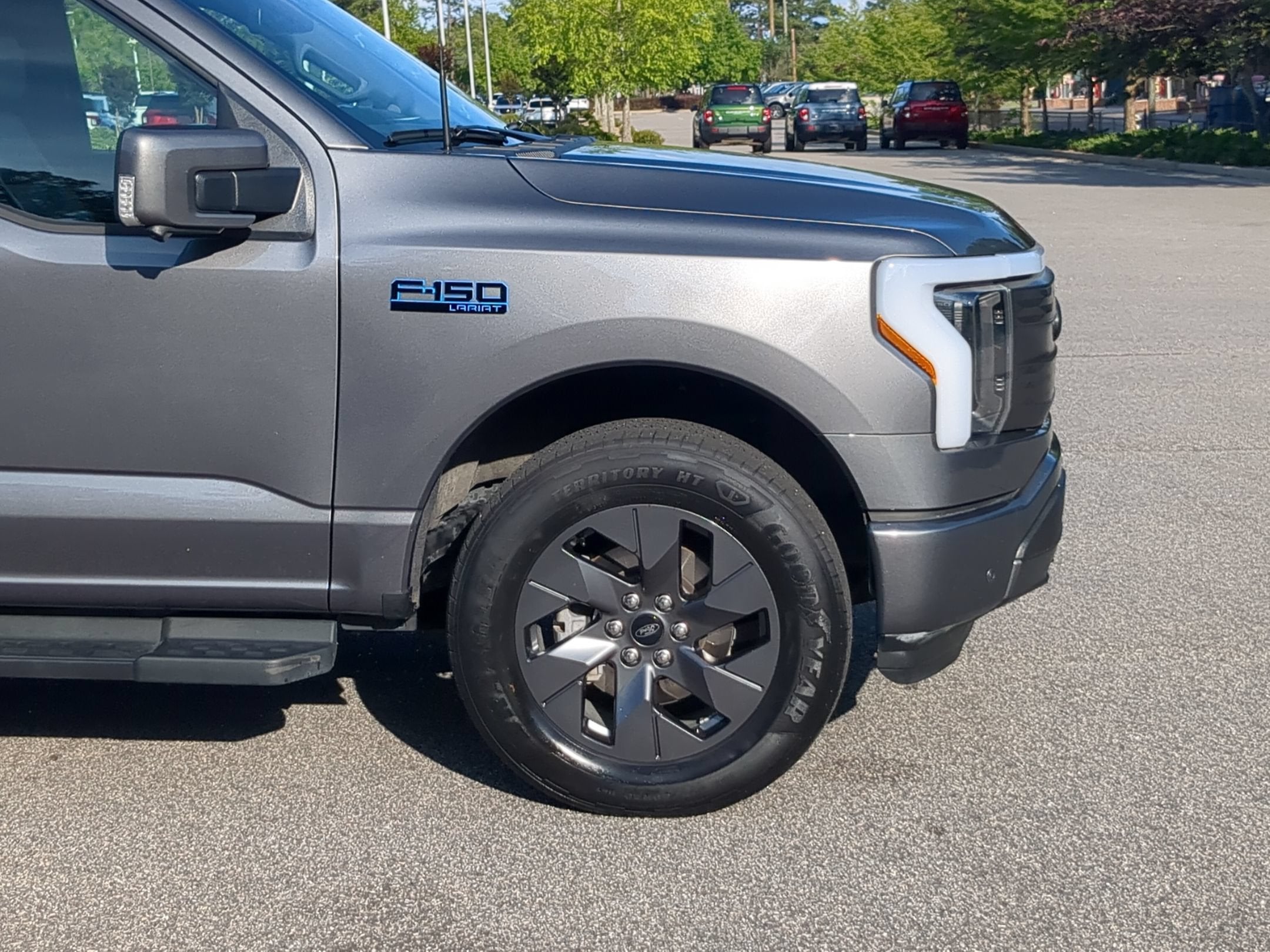 2025 Ford F-150 Lightning LARIAT