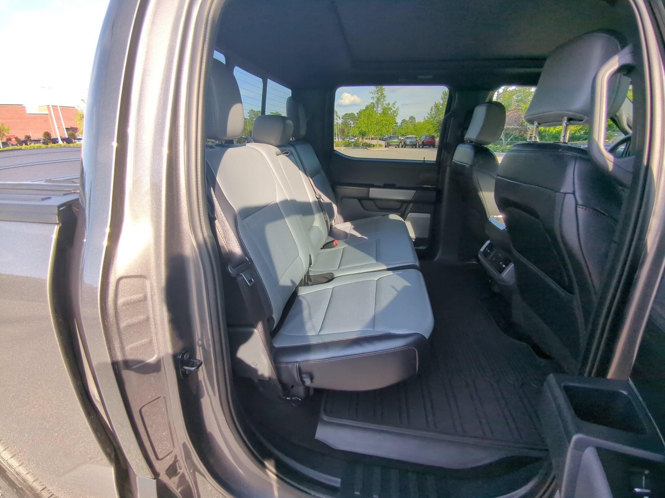2025 Ford F-150 Lightning LARIAT
