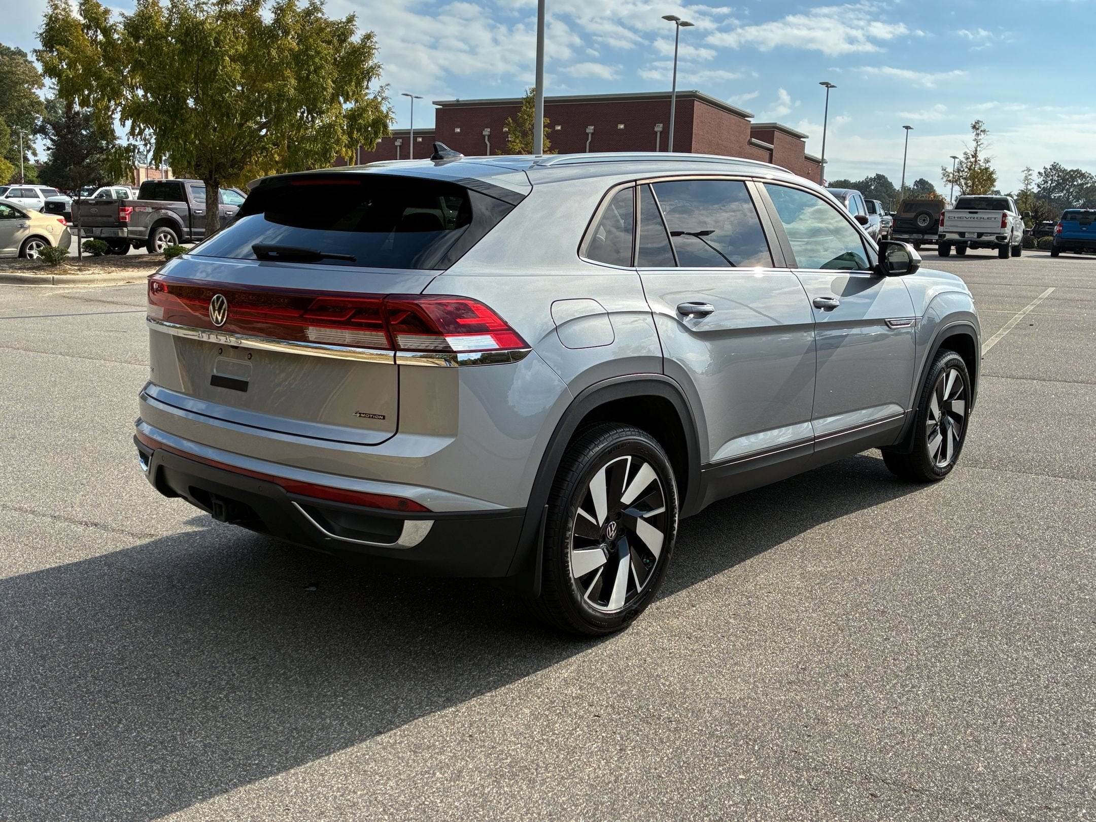 2024 Volkswagen Atlas Cross Sport 2.0T SE w/Technology