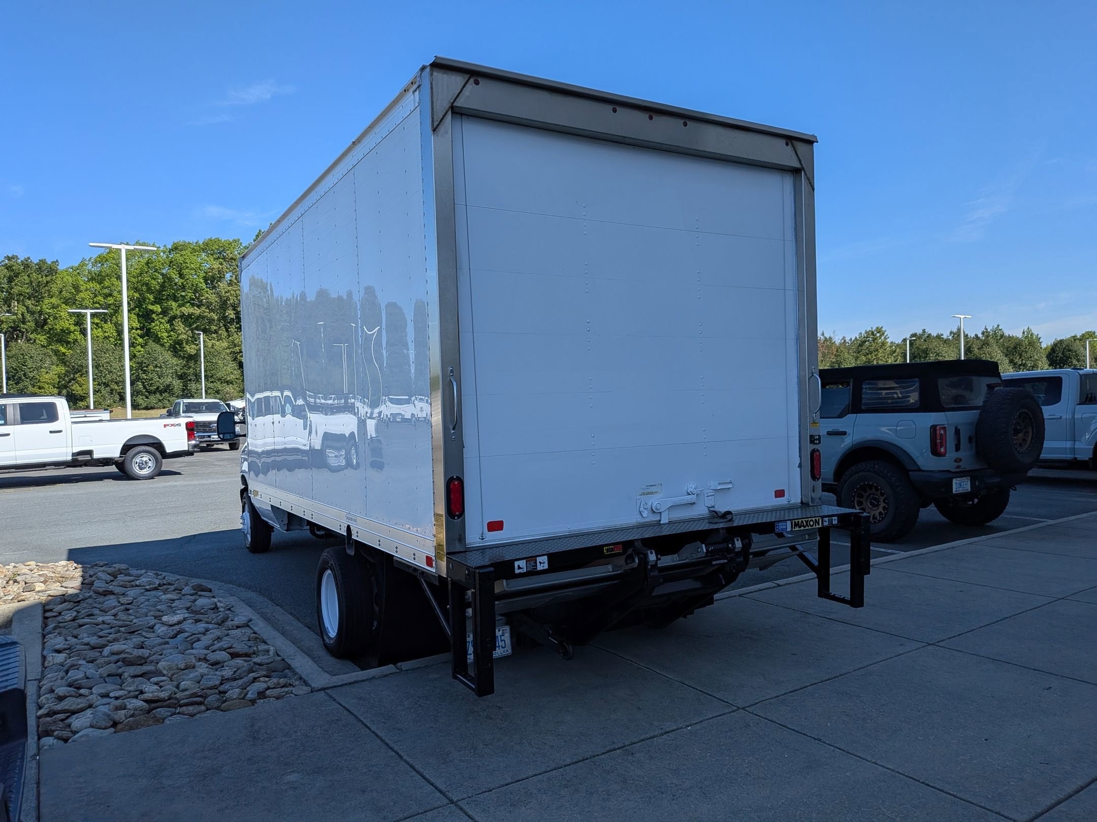 2024 Ford E-Series Cutaway Base