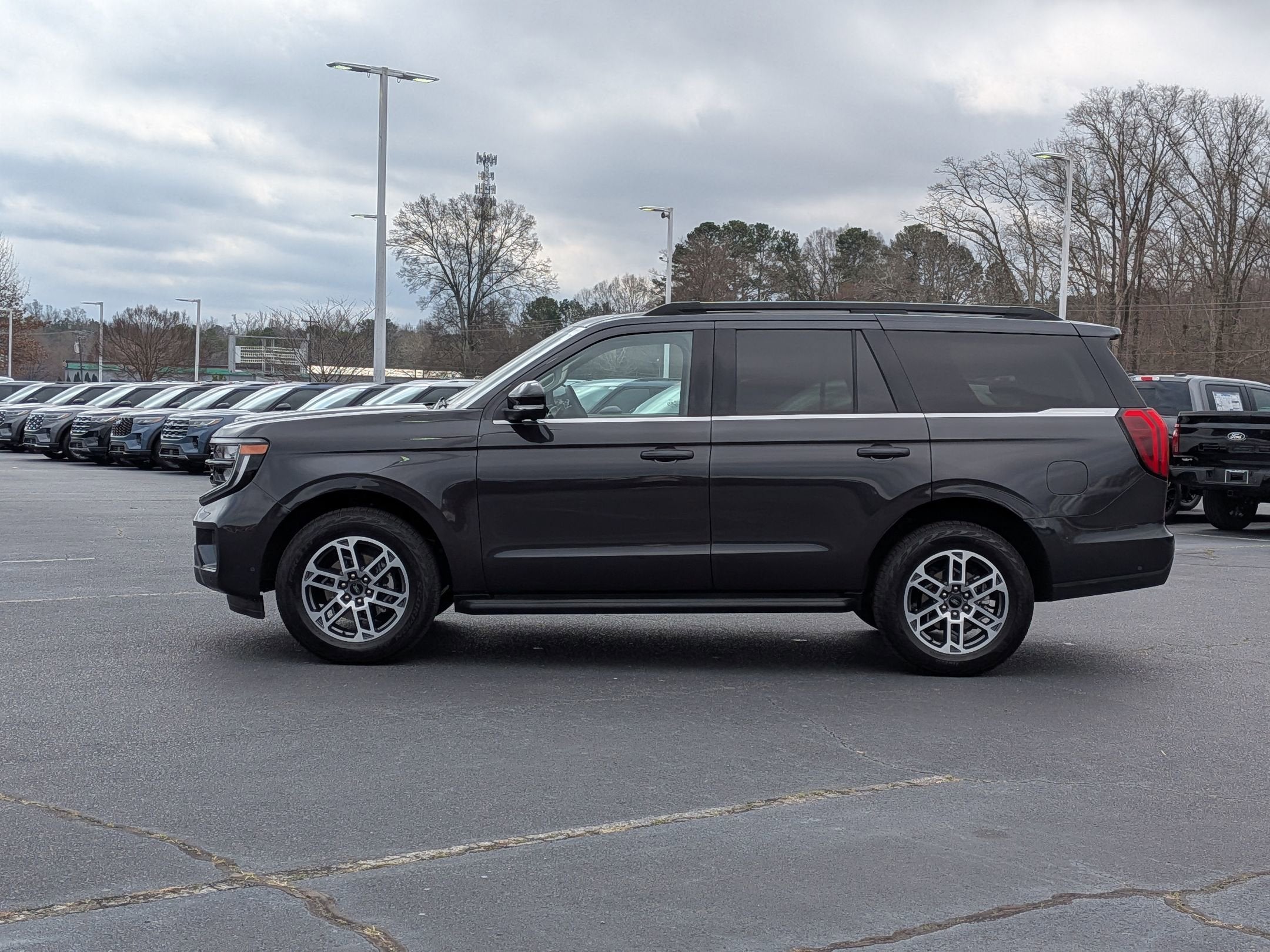 2025 Ford Expedition Active