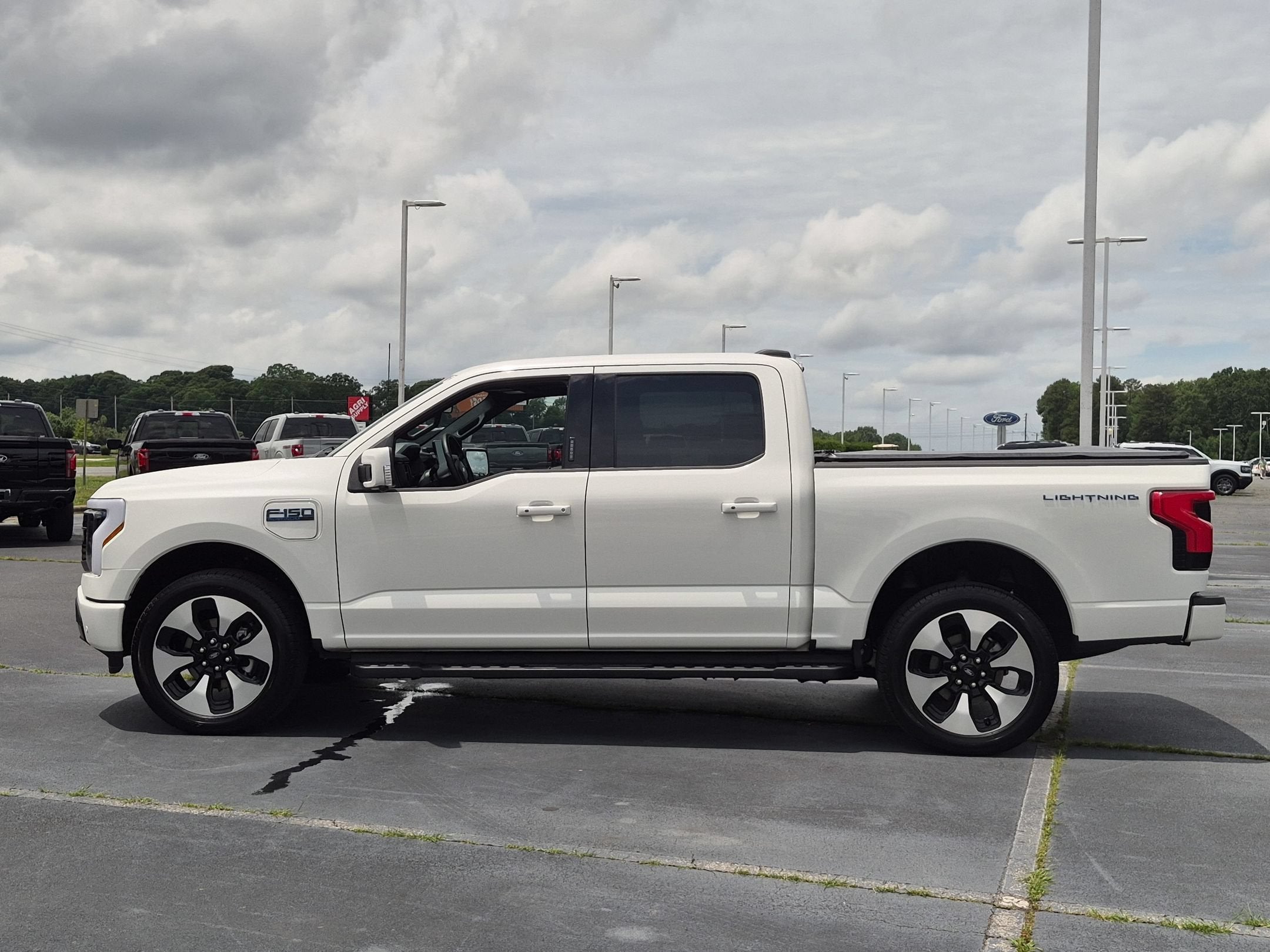 2025 Ford F-150 Lightning Platinum
