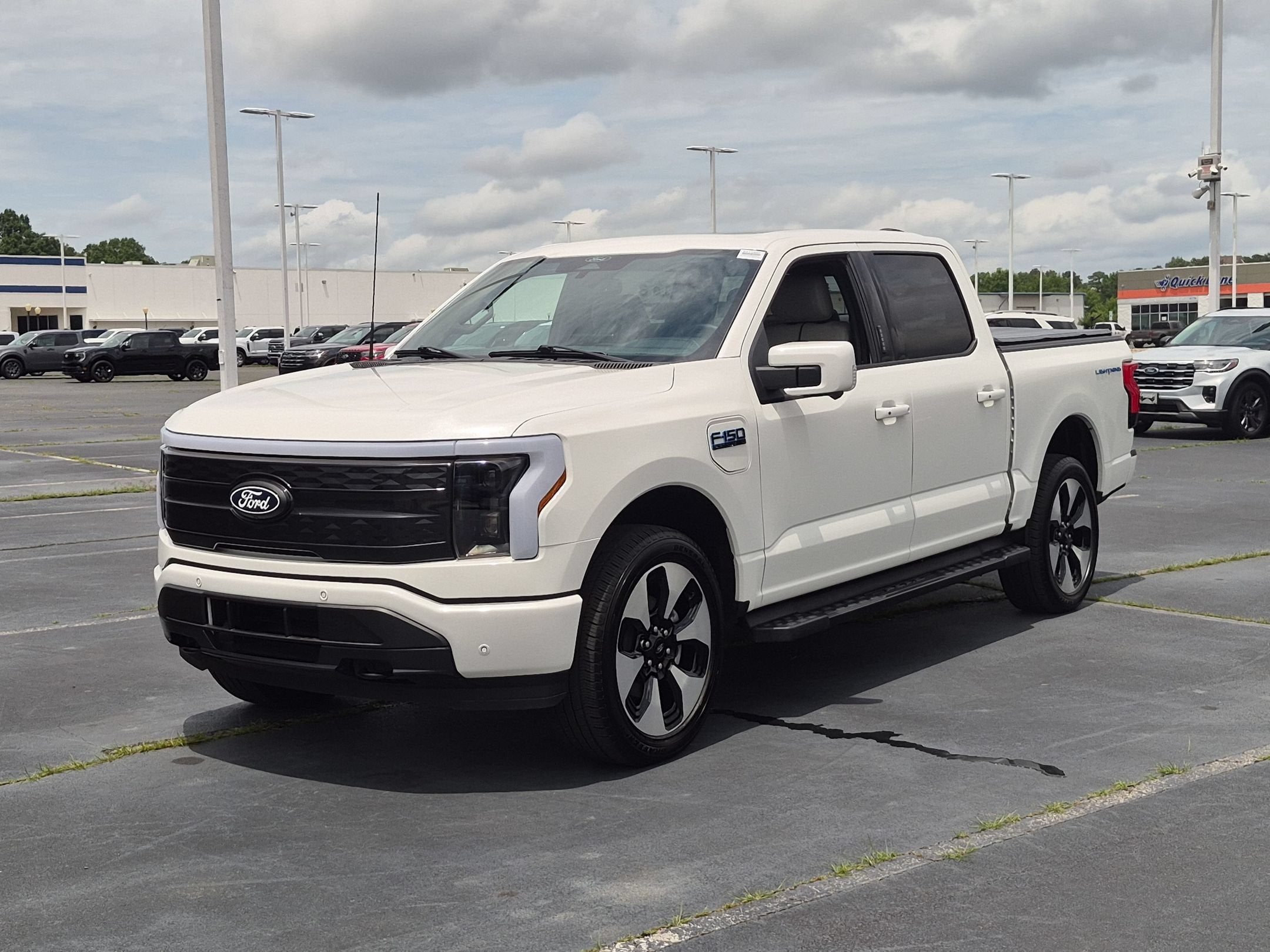 2025 Ford F-150 Lightning Platinum