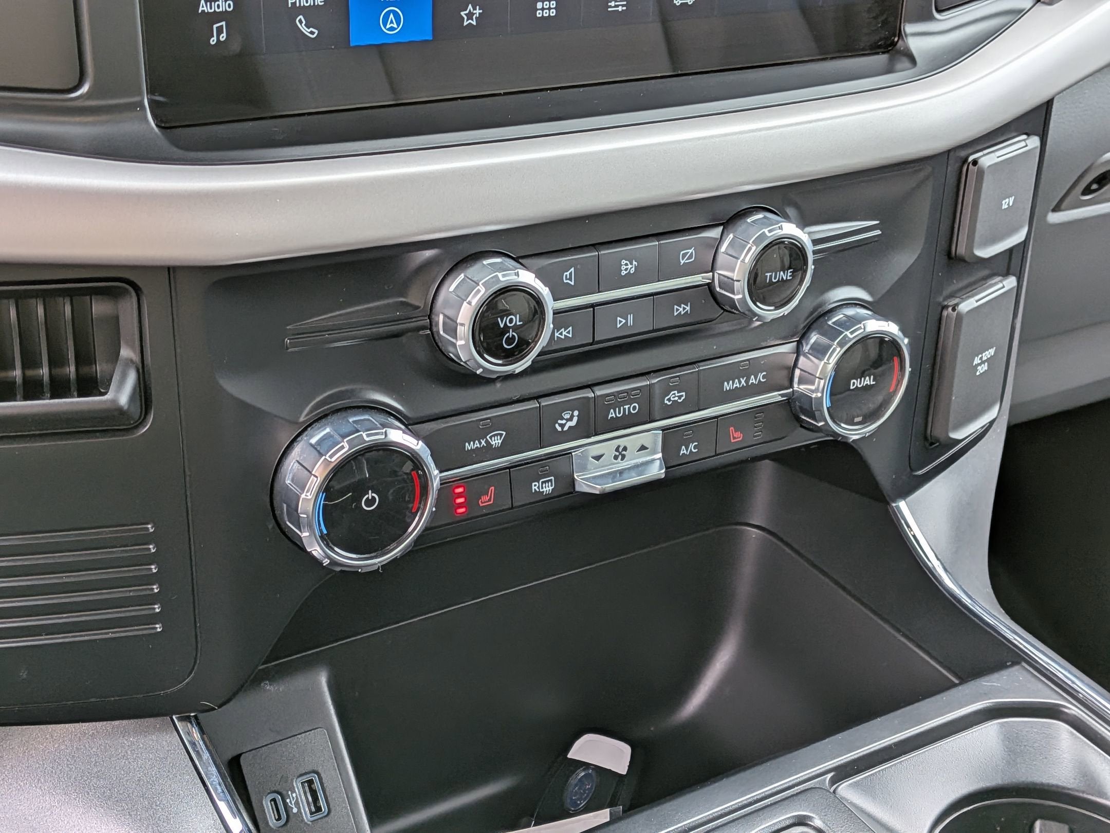 2023 Ford F-150 Lightning XLT