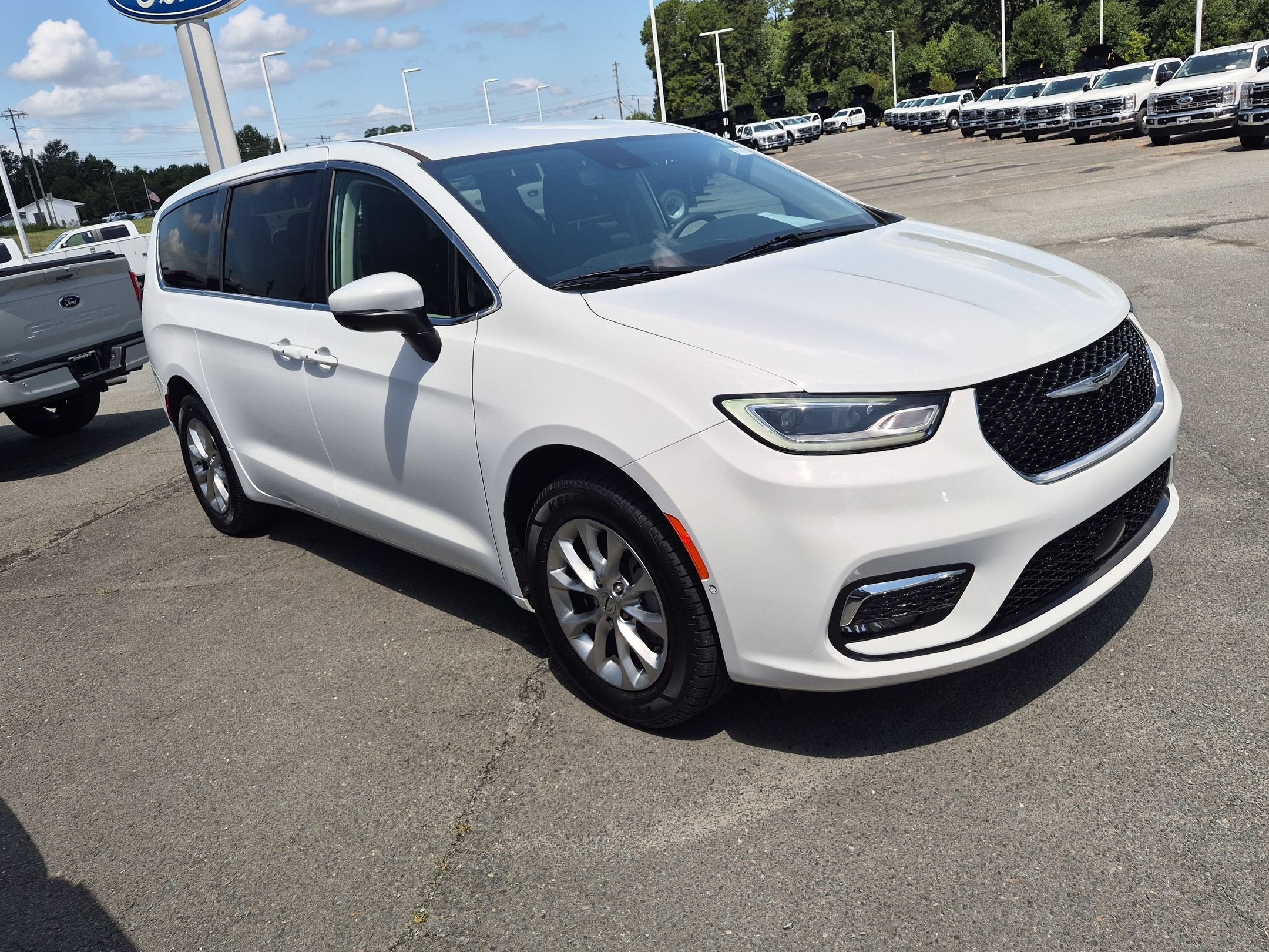 2023 Chrysler Pacifica Touring L