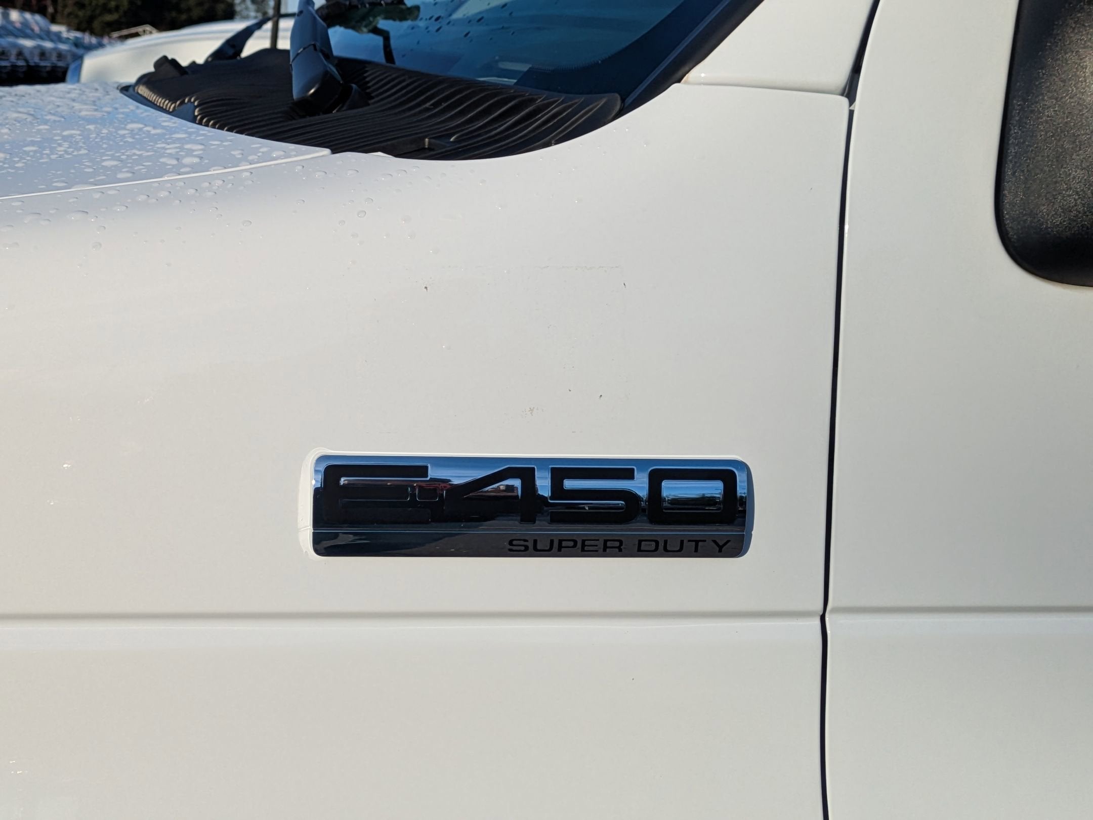 2024 Ford E-Series Cutaway Base