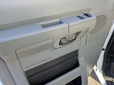 2024 Ford E-Series Cutaway Base