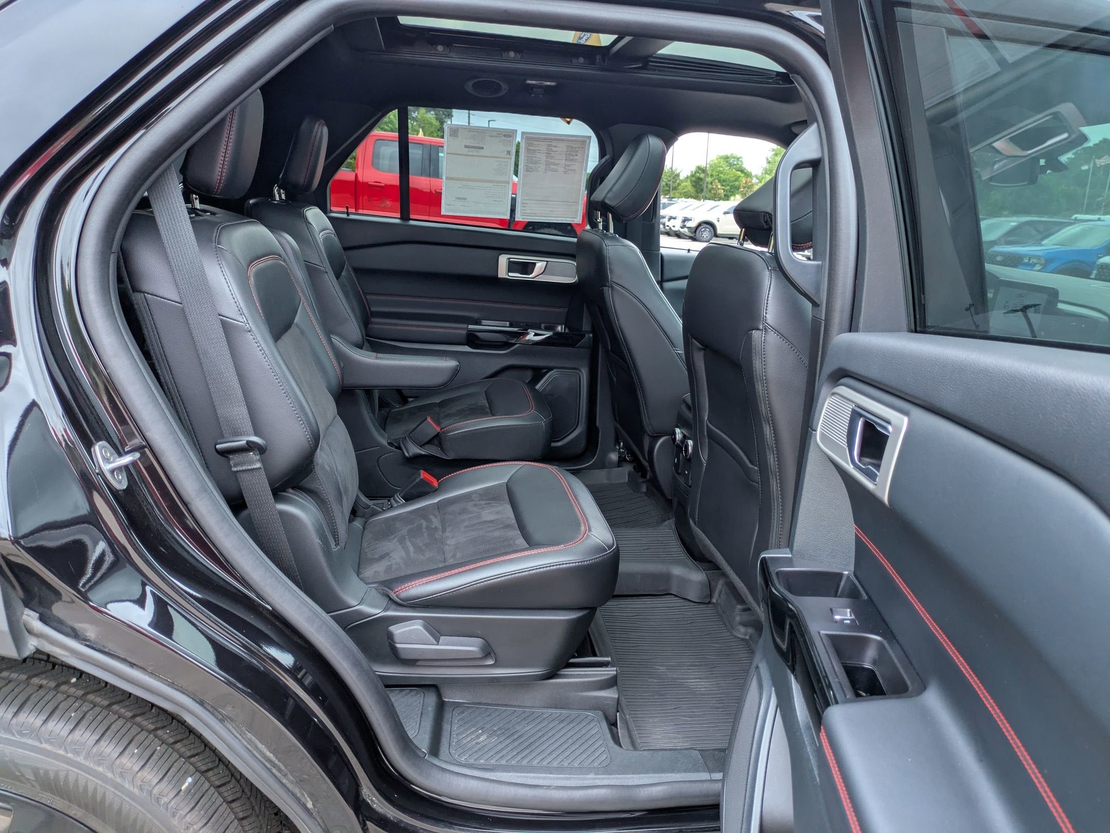 2023 Ford Explorer ST-Line