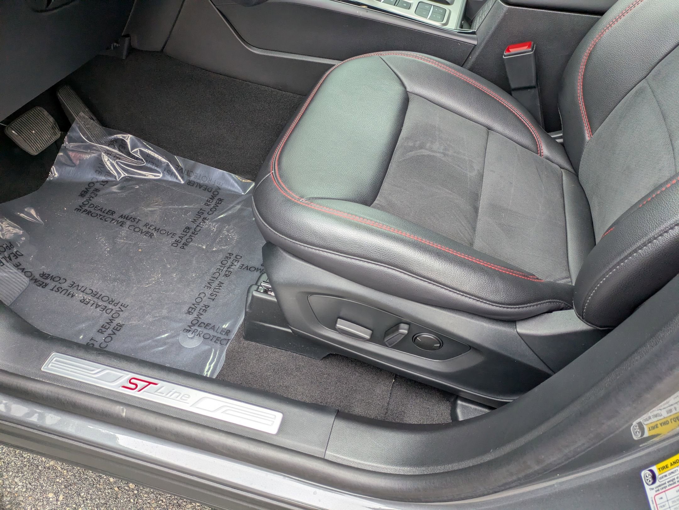 2024 Ford Explorer ST-Line