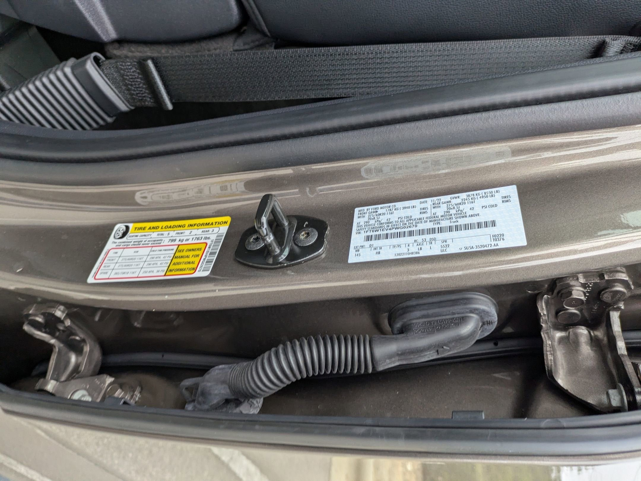 2023 Ford F-150 Lightning LARIAT