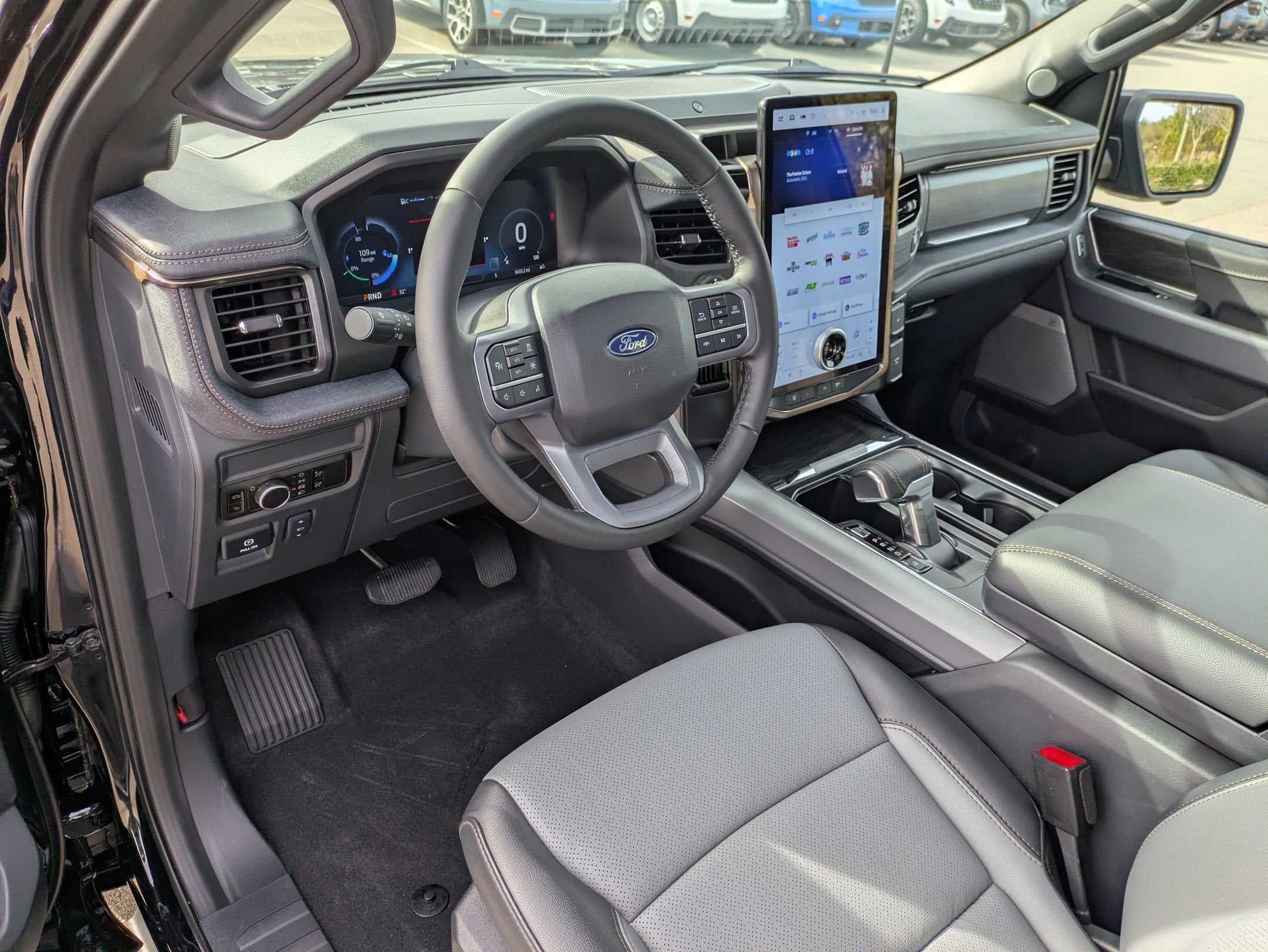 2025 Ford F-150 Lightning LARIAT