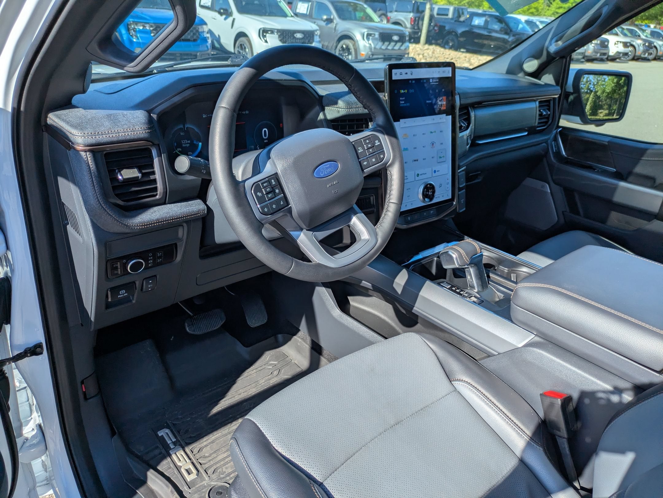 2025 Ford F-150 Lightning LARIAT