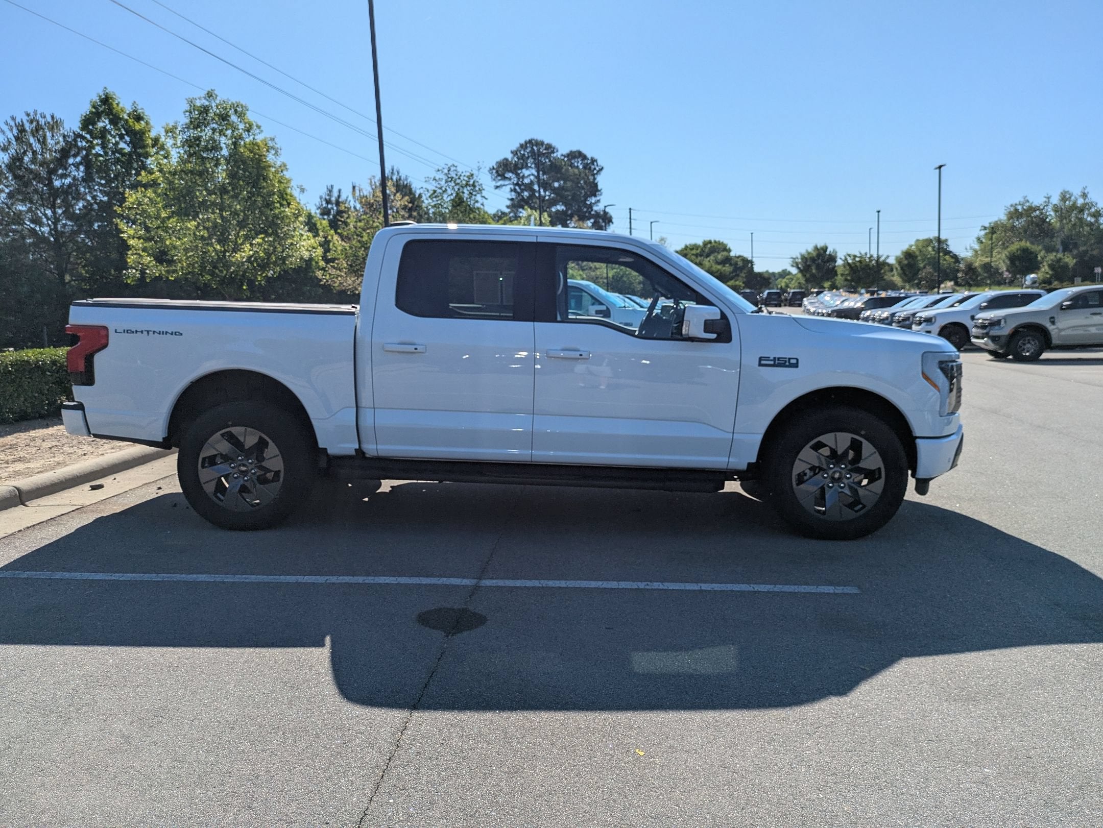 2025 Ford F-150 Lightning LARIAT