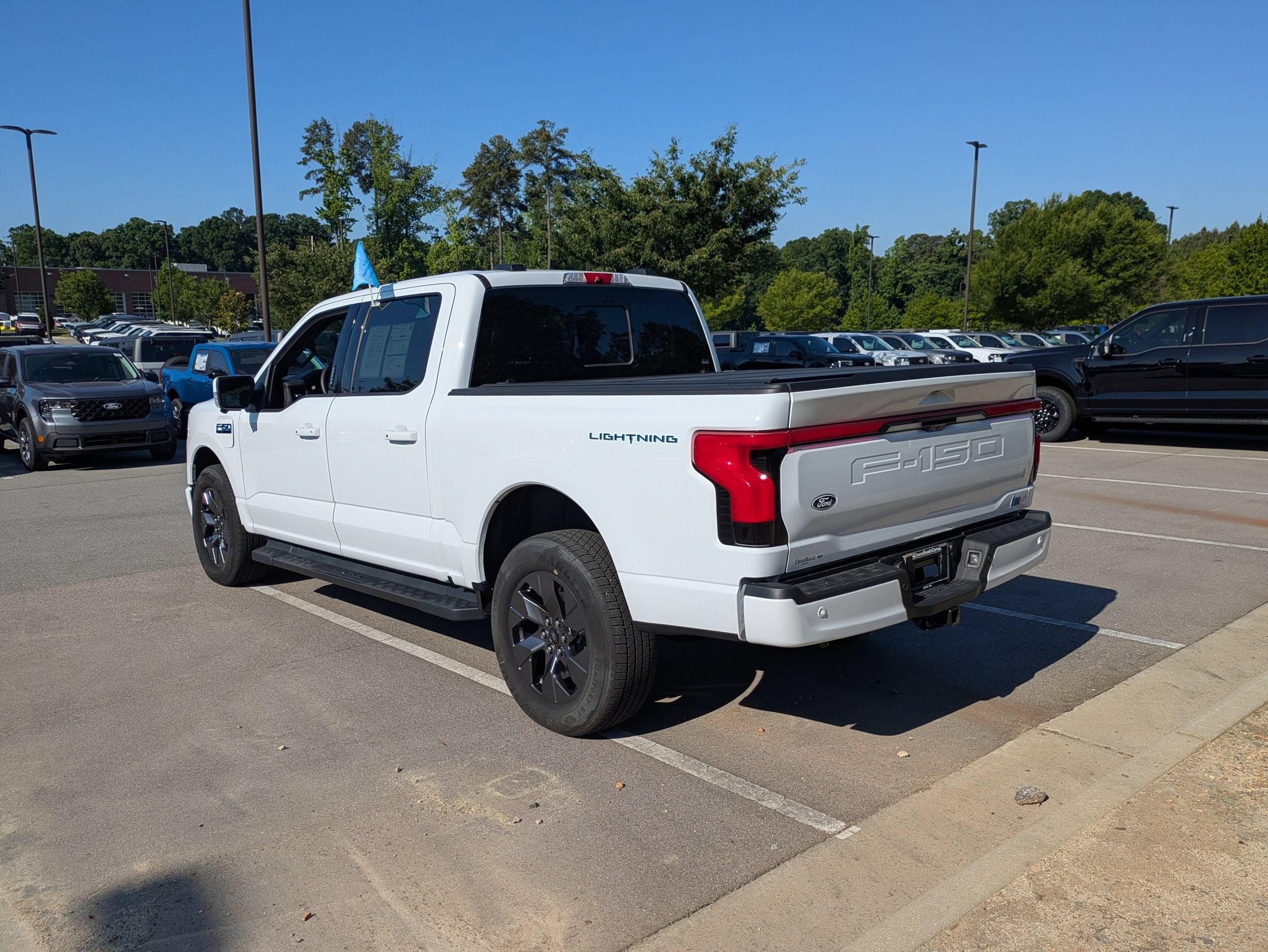 2025 Ford F-150 Lightning LARIAT