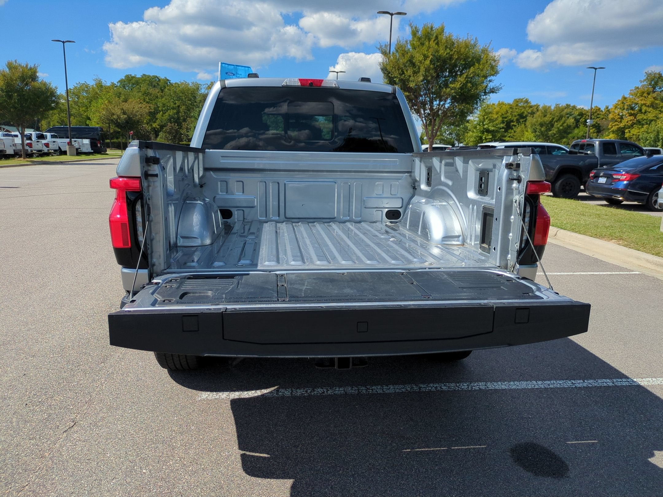2025 Ford F-150 Lightning LARIAT