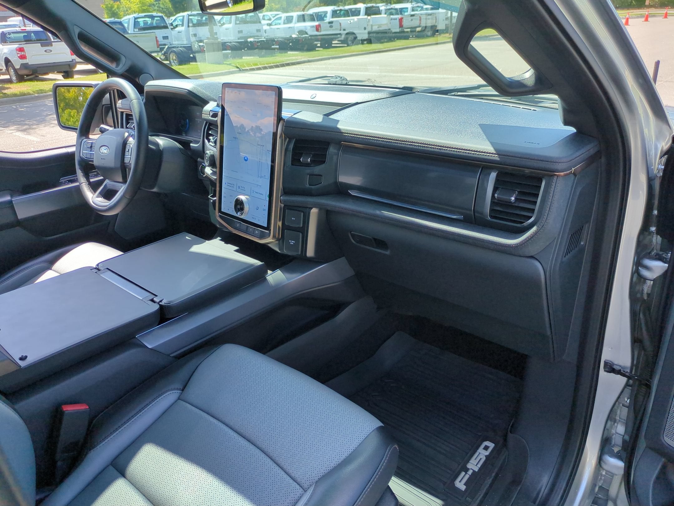 2025 Ford F-150 Lightning LARIAT