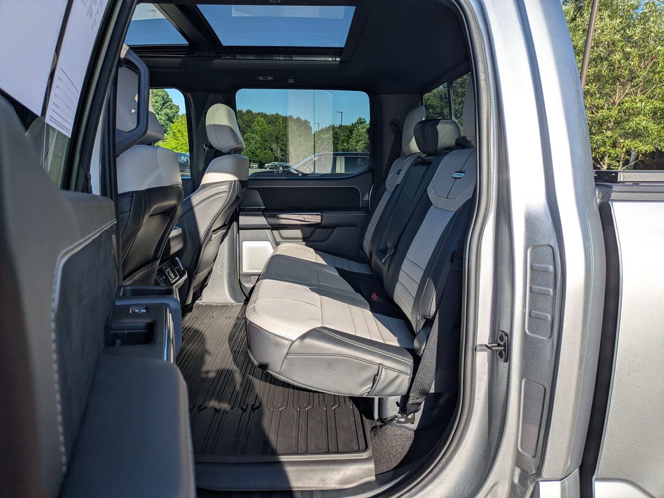 2025 Ford F-150 Lightning Platinum