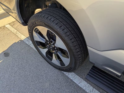 2025 Ford F-150 Lightning Platinum