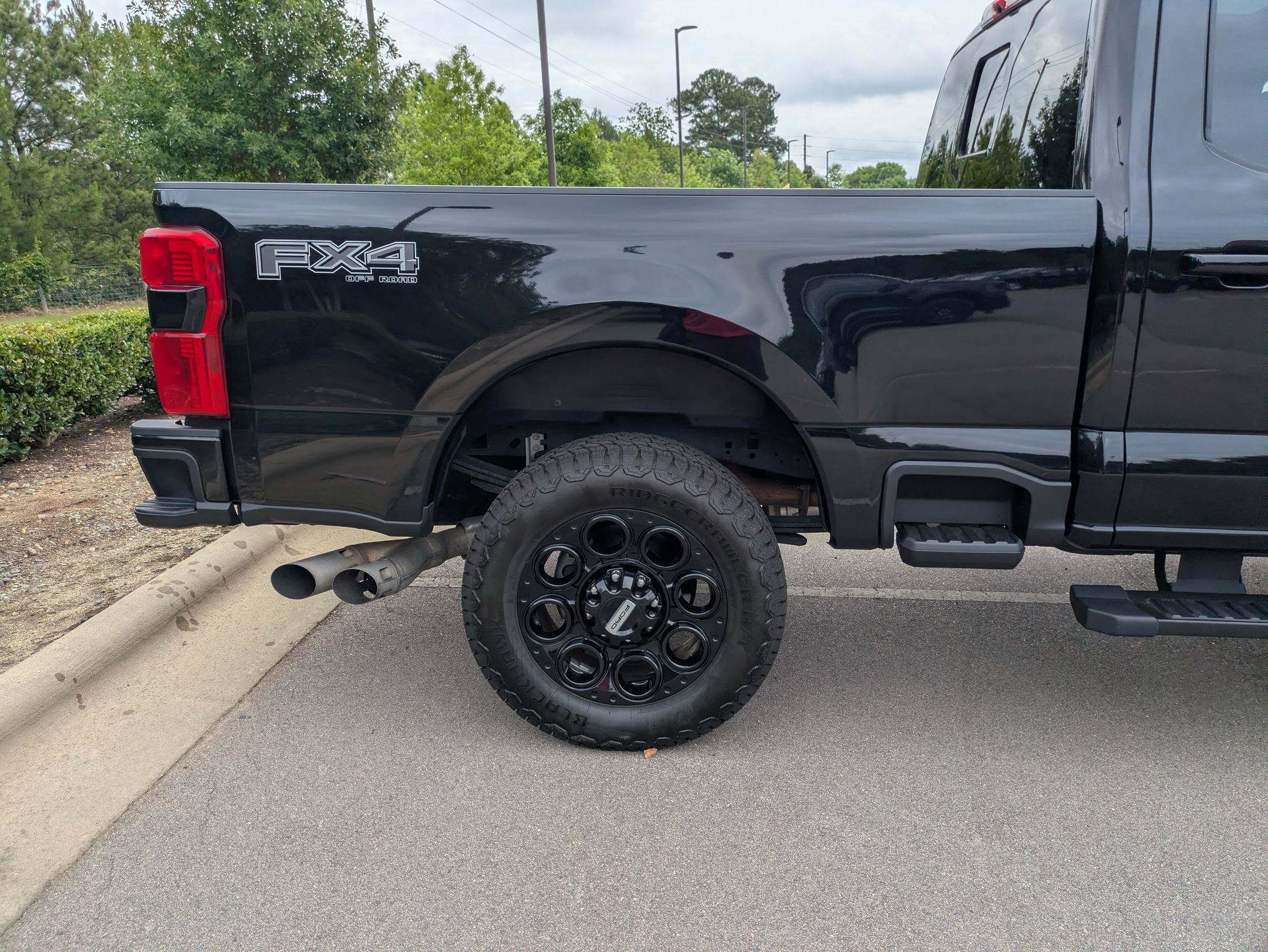 2023 Ford Super Duty F-250 SRW LARIAT