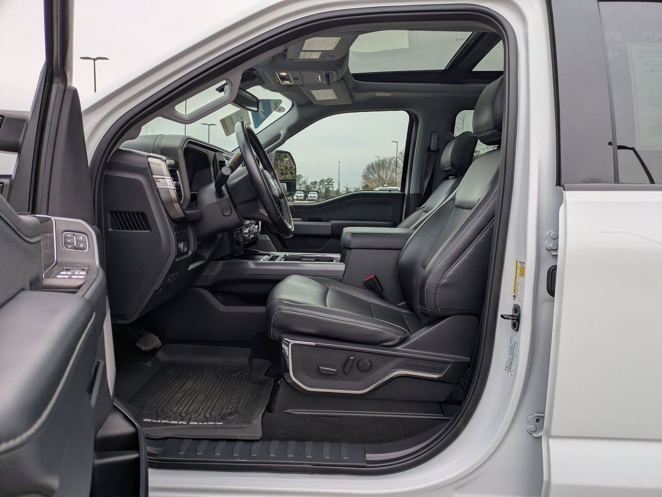 2024 Ford Super Duty F-350 SRW LARIAT