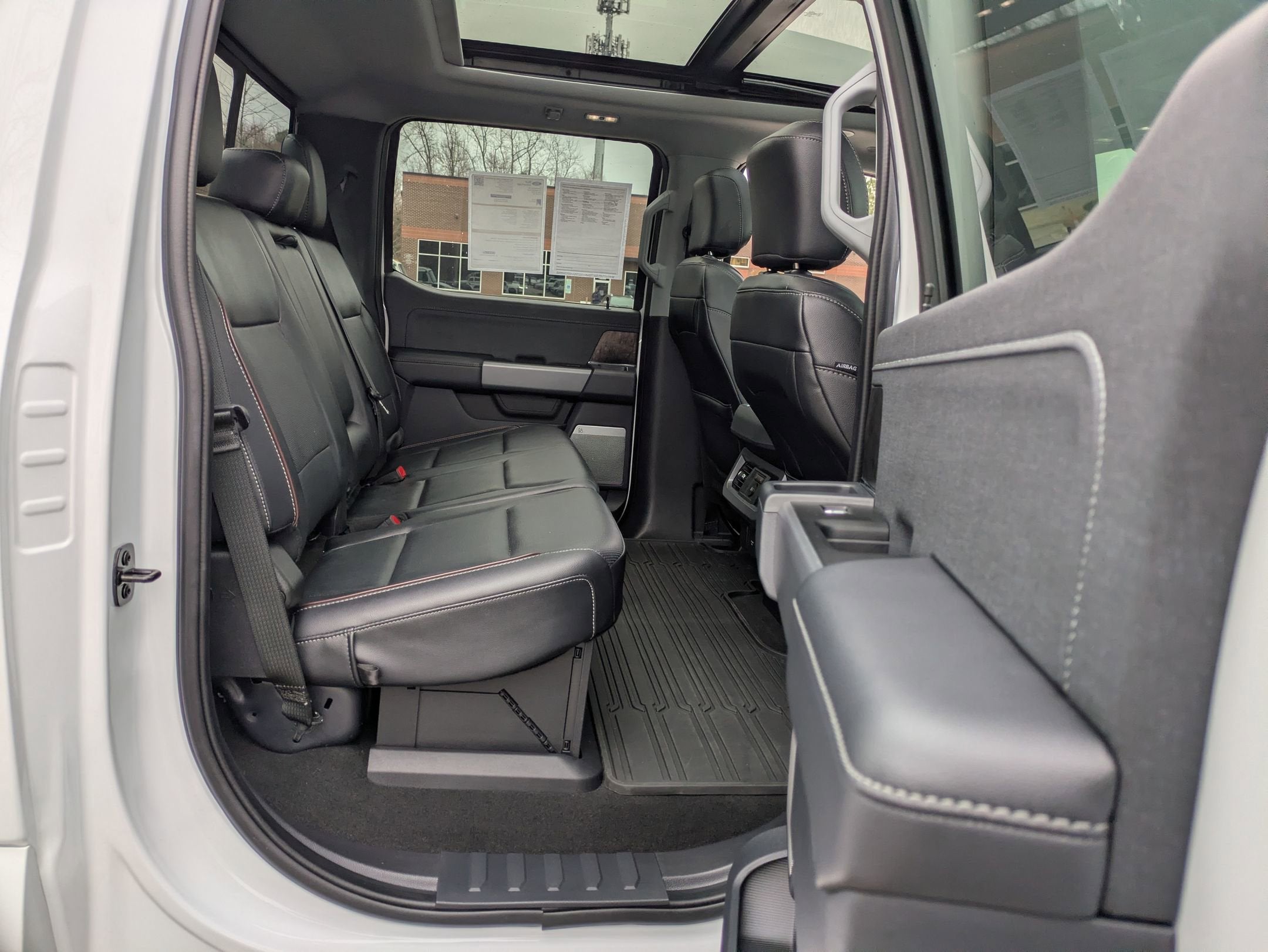 2024 Ford Super Duty F-350 SRW LARIAT