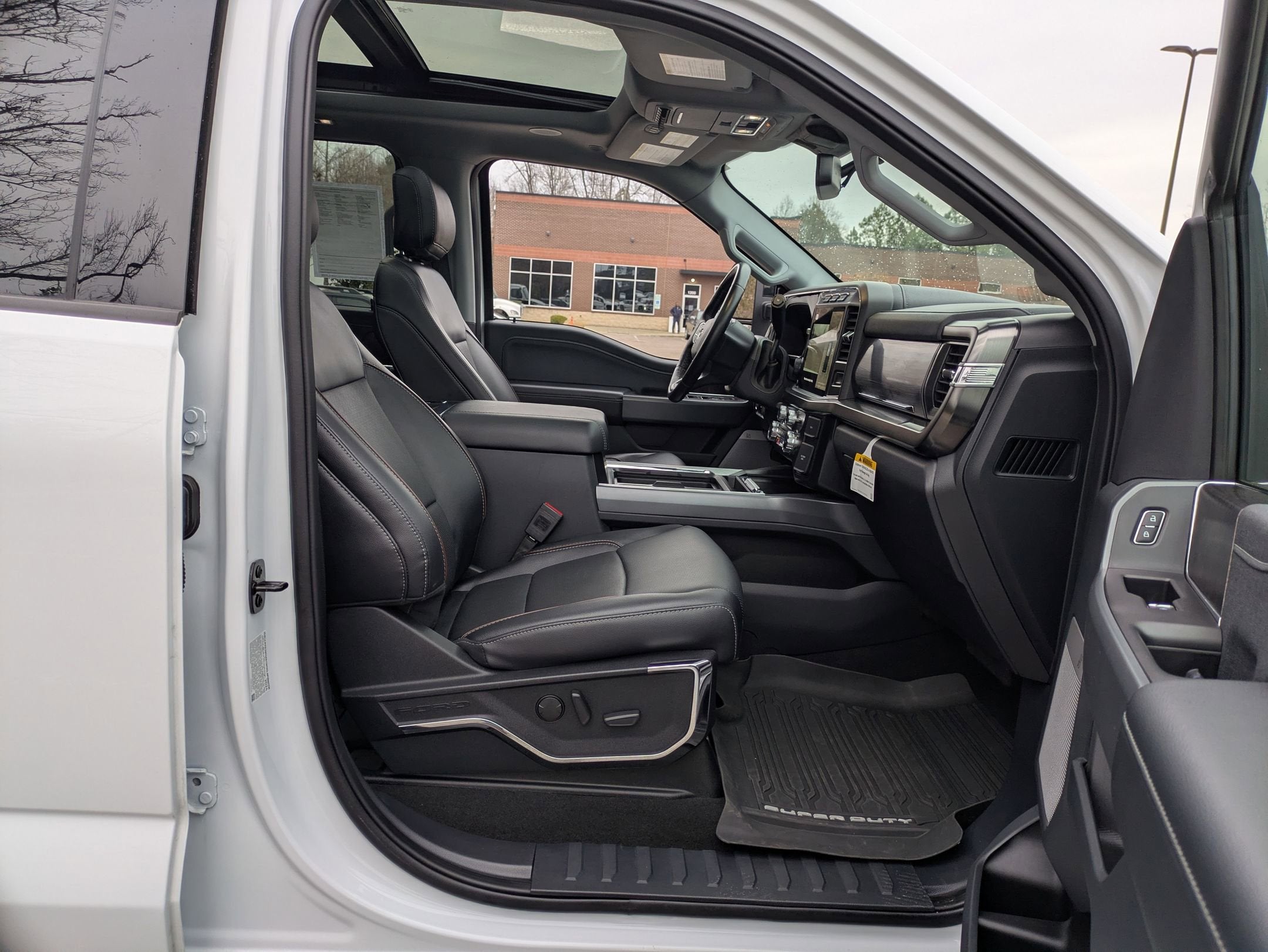 2024 Ford Super Duty F-350 SRW LARIAT