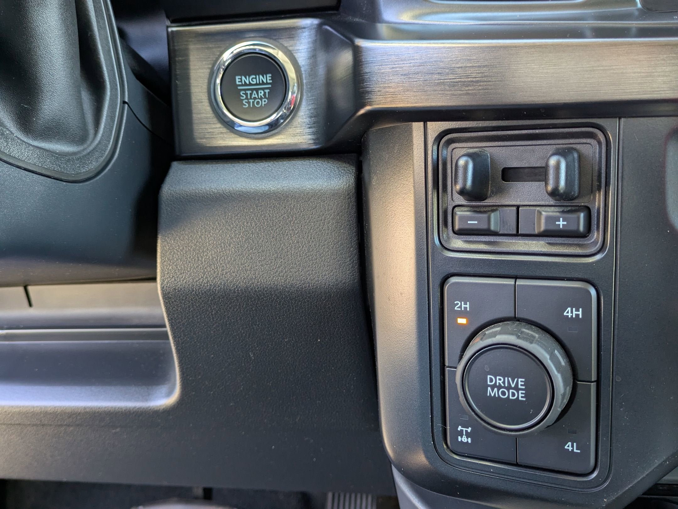 2023 Ford Super Duty F-350 SRW LARIAT