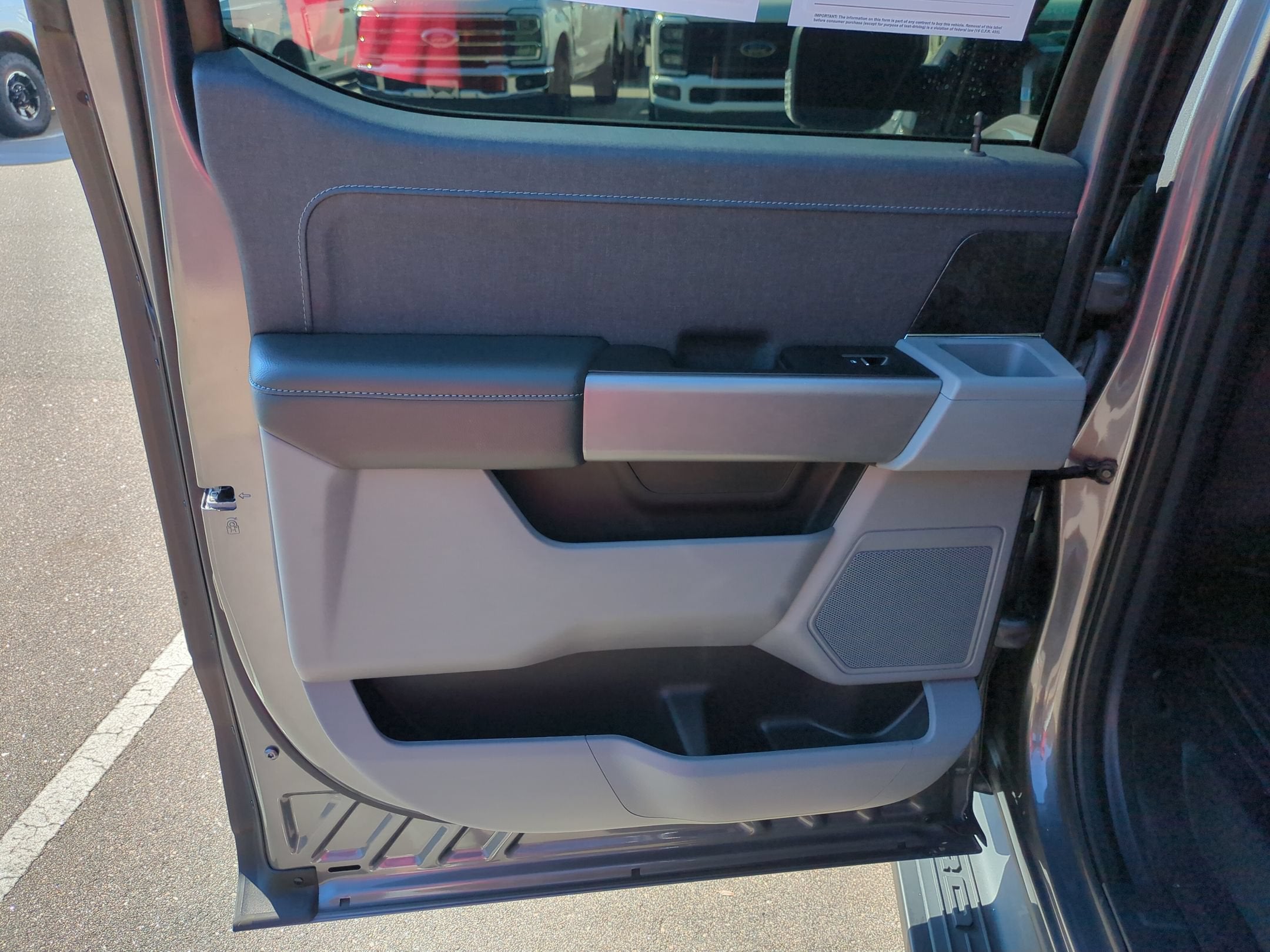 2023 Ford F-150 Lightning XLT
