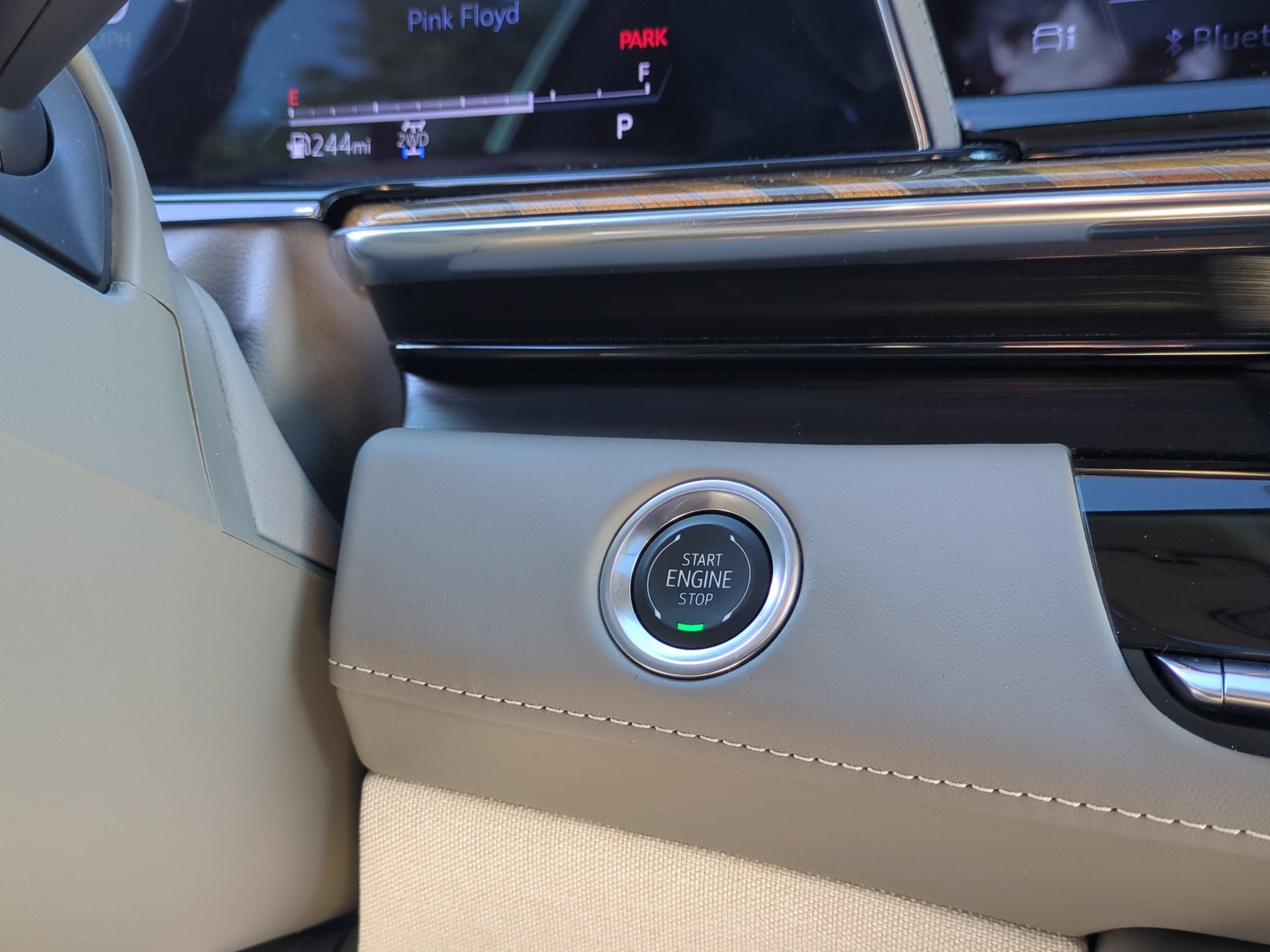 2024 Cadillac Escalade ESV 4WD Sport Platinum