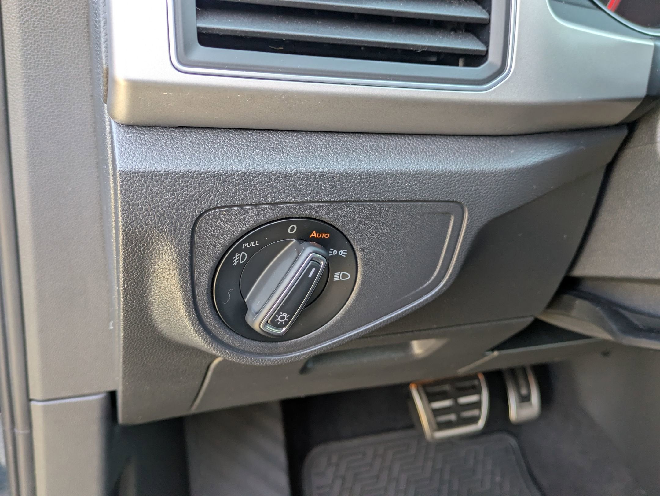 2018 Volkswagen Atlas 3.6L V6 SE w/Technology