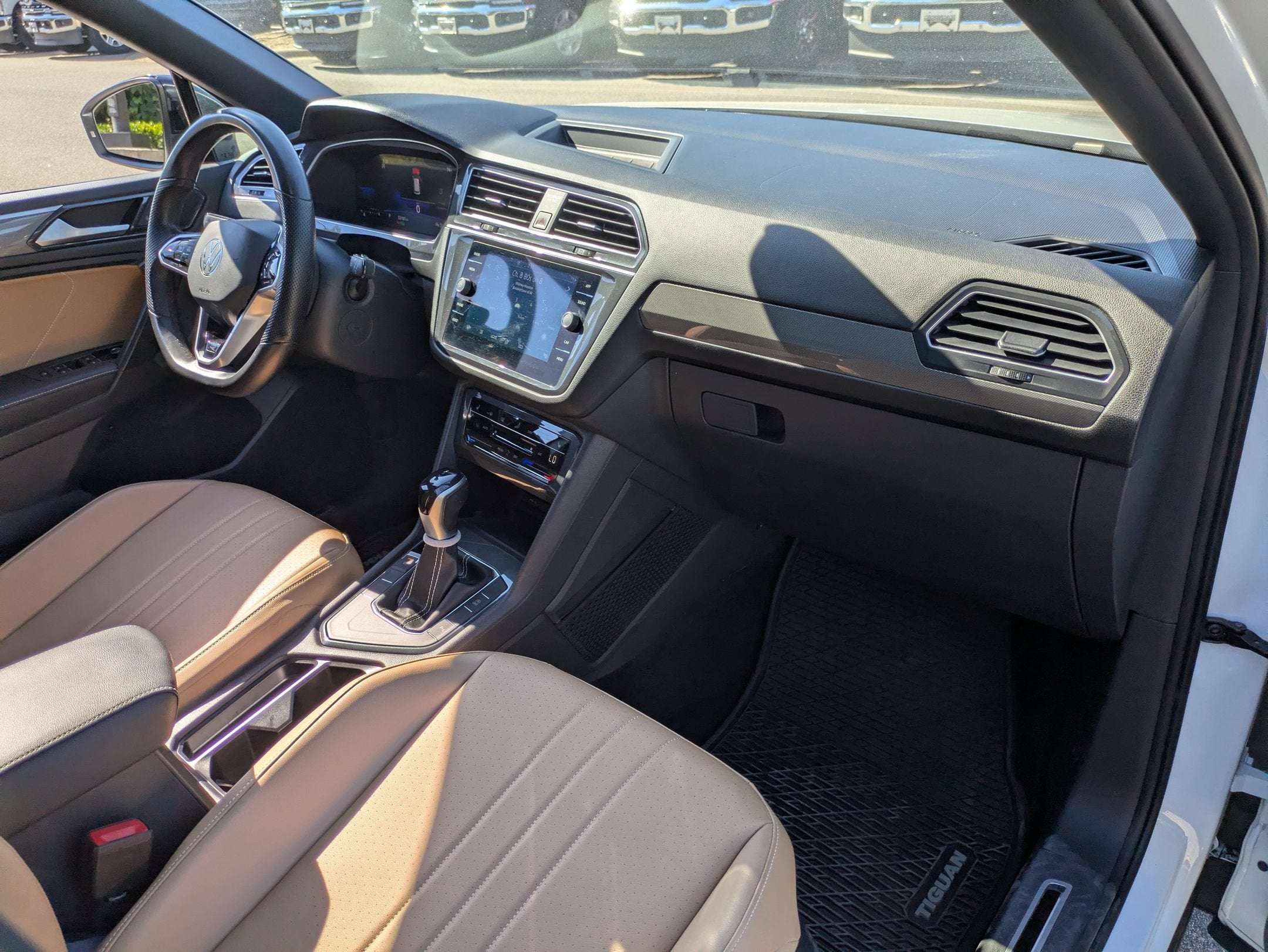 2023 Volkswagen Tiguan SE R-Line Black