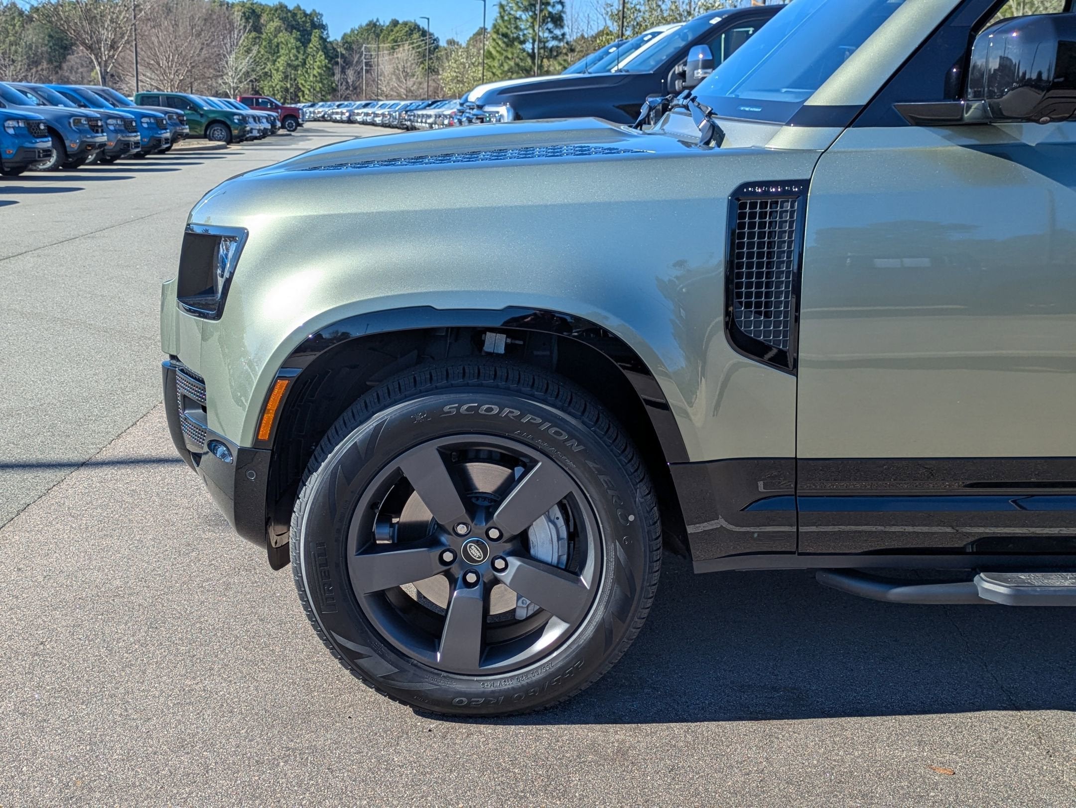 2024 Land Rover Defender X-Dynamic SE