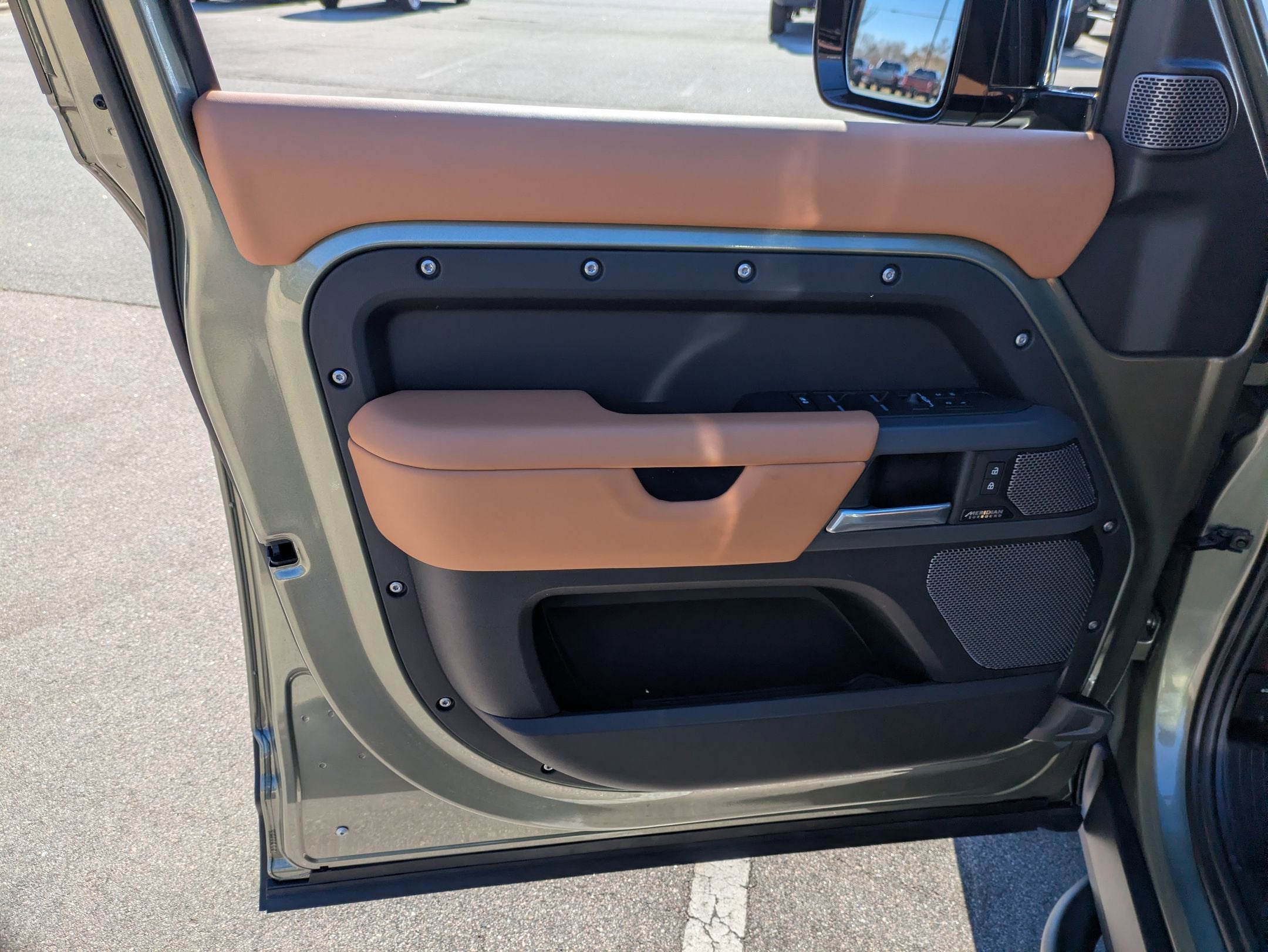 2024 Land Rover Defender X-Dynamic SE