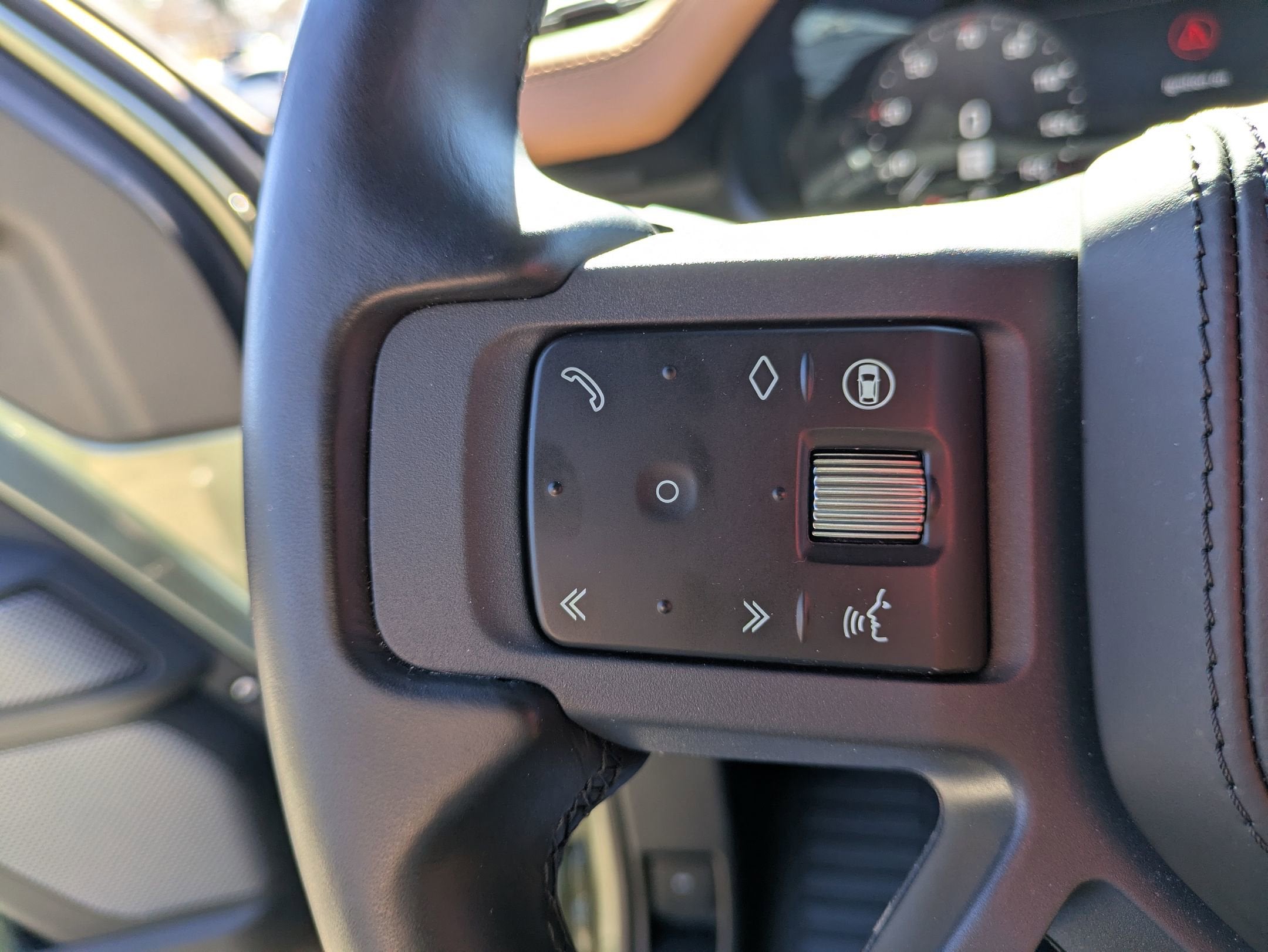 2024 Land Rover Defender X-Dynamic SE