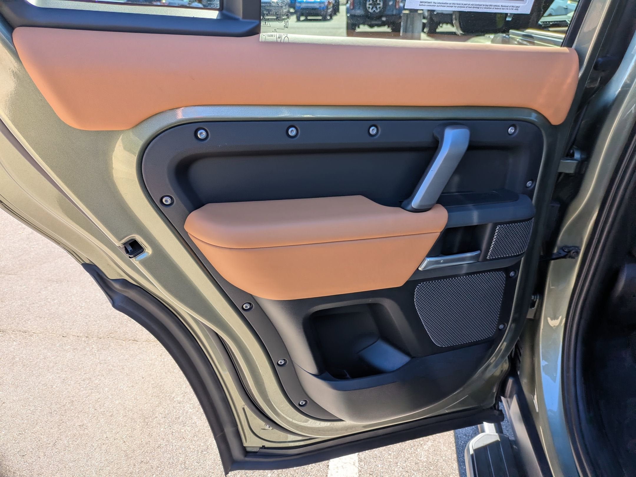 2024 Land Rover Defender X-Dynamic SE