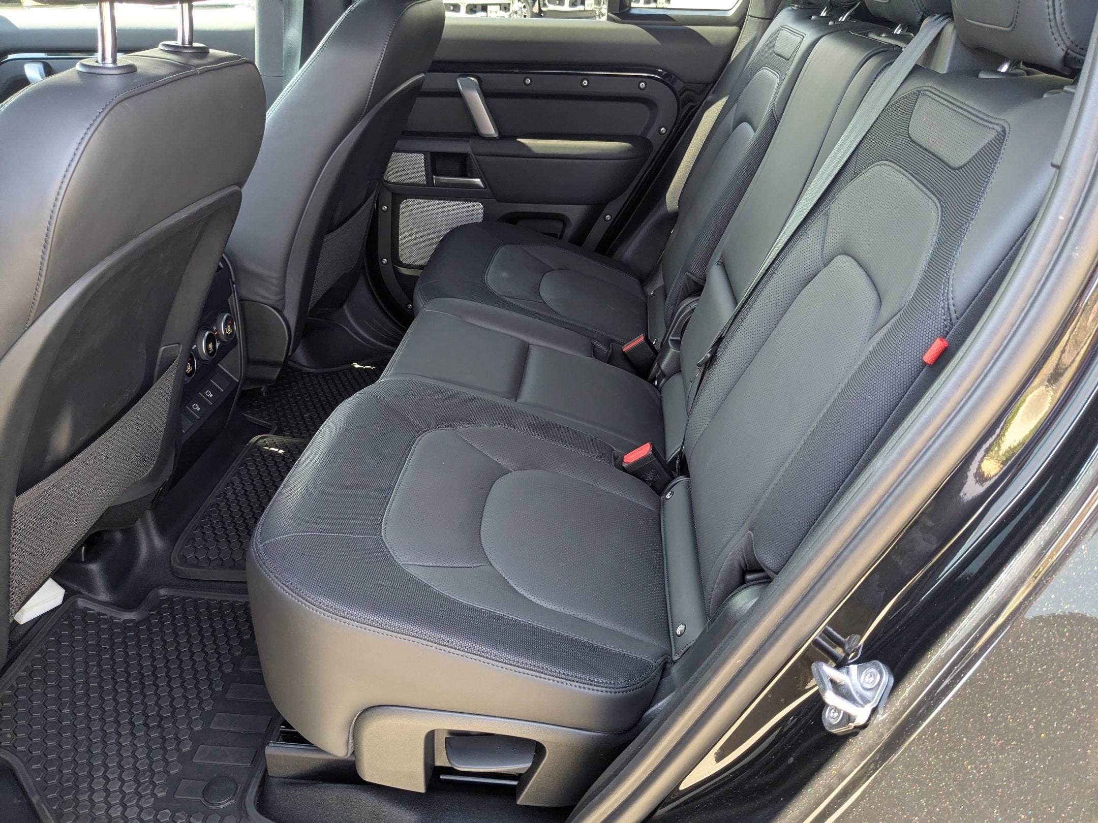 2024 Land Rover Defender X-Dynamic SE