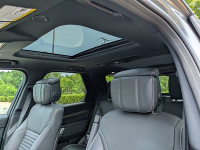 2023 Land Rover Discovery Metropolitan Edition