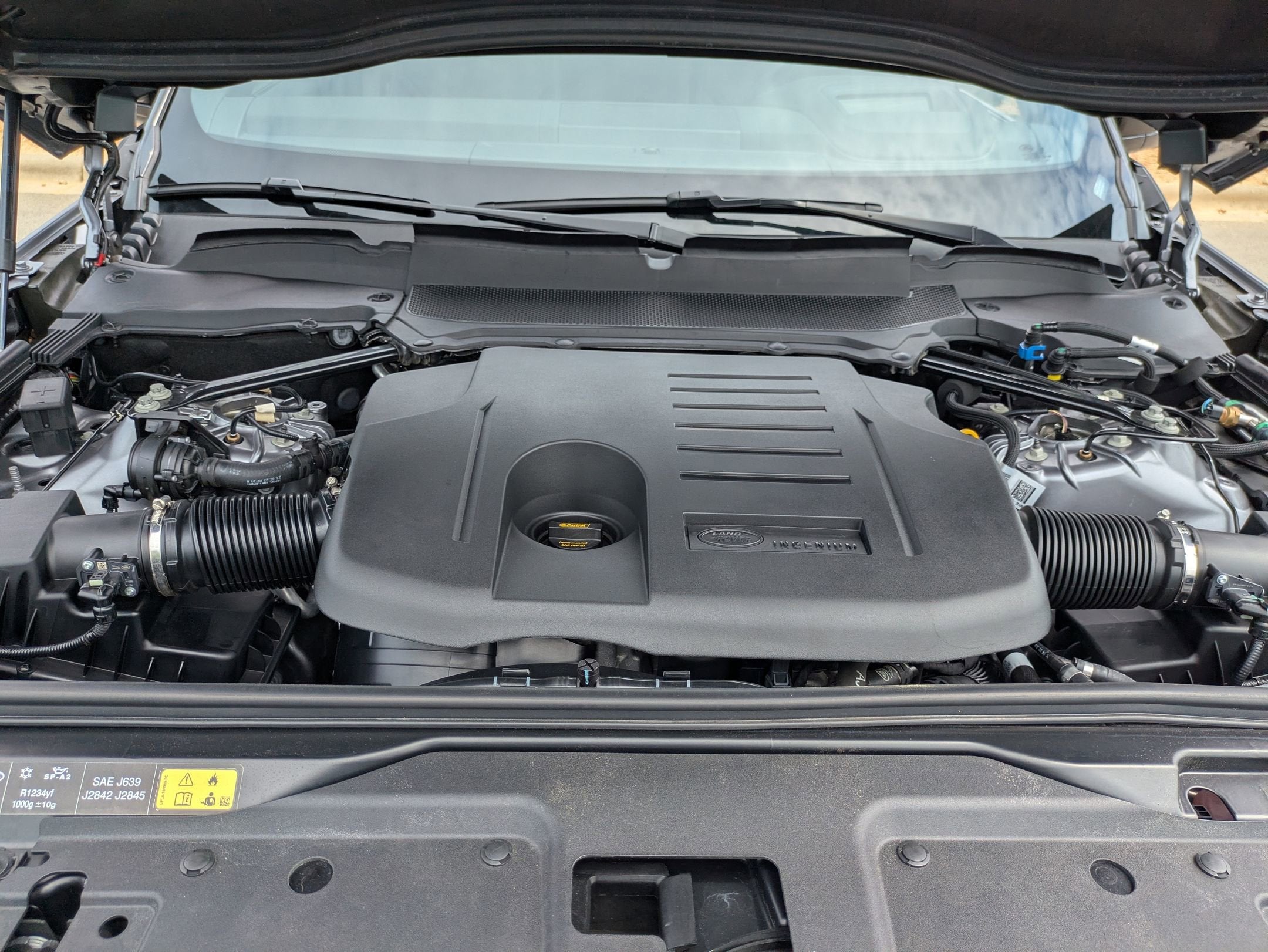 2023 Land Rover Discovery Metropolitan Edition