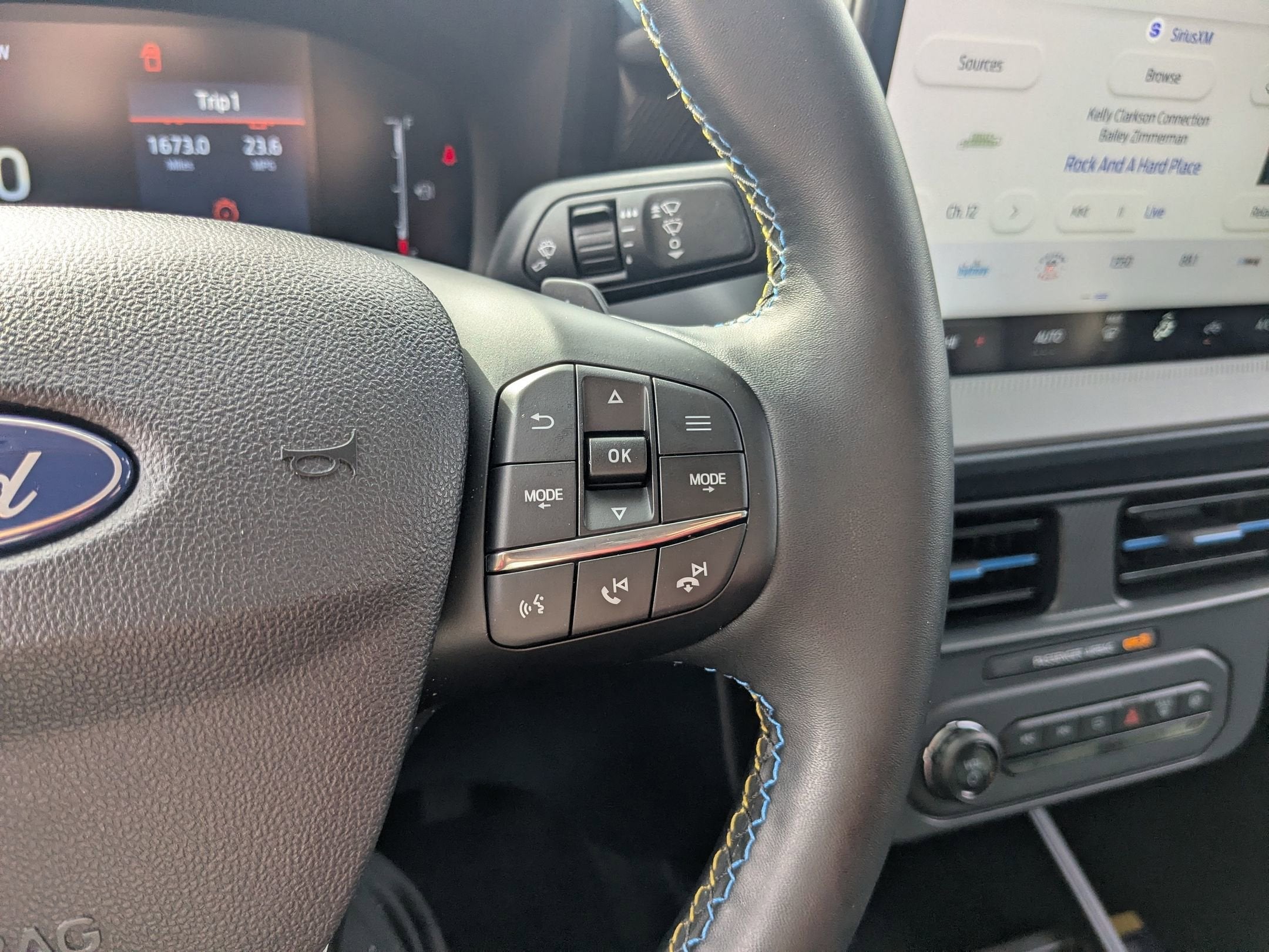 2025 Ford Maverick Lobo Standard